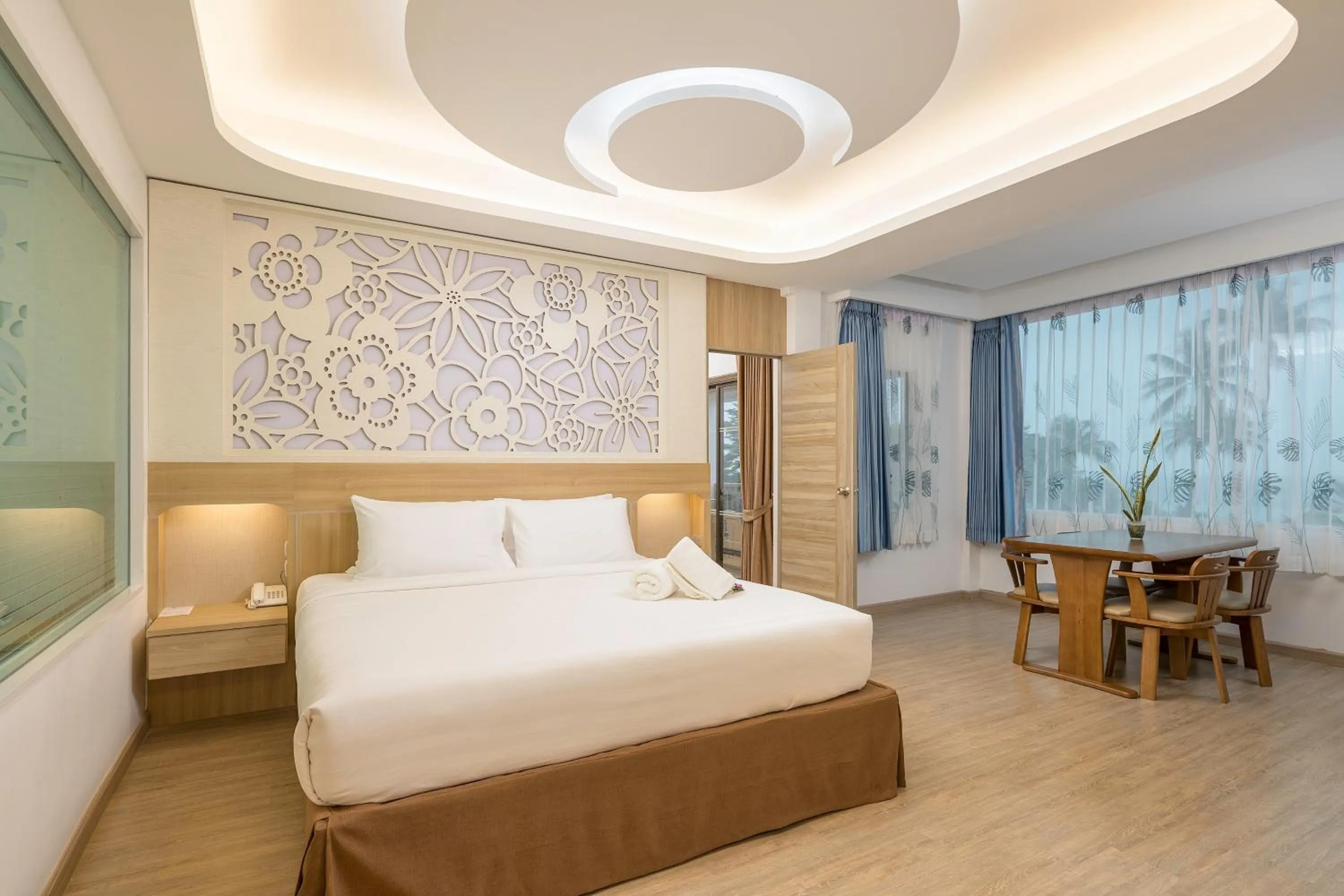 Photo of the whole room, Bed in Chaba Cabana Beach Resort