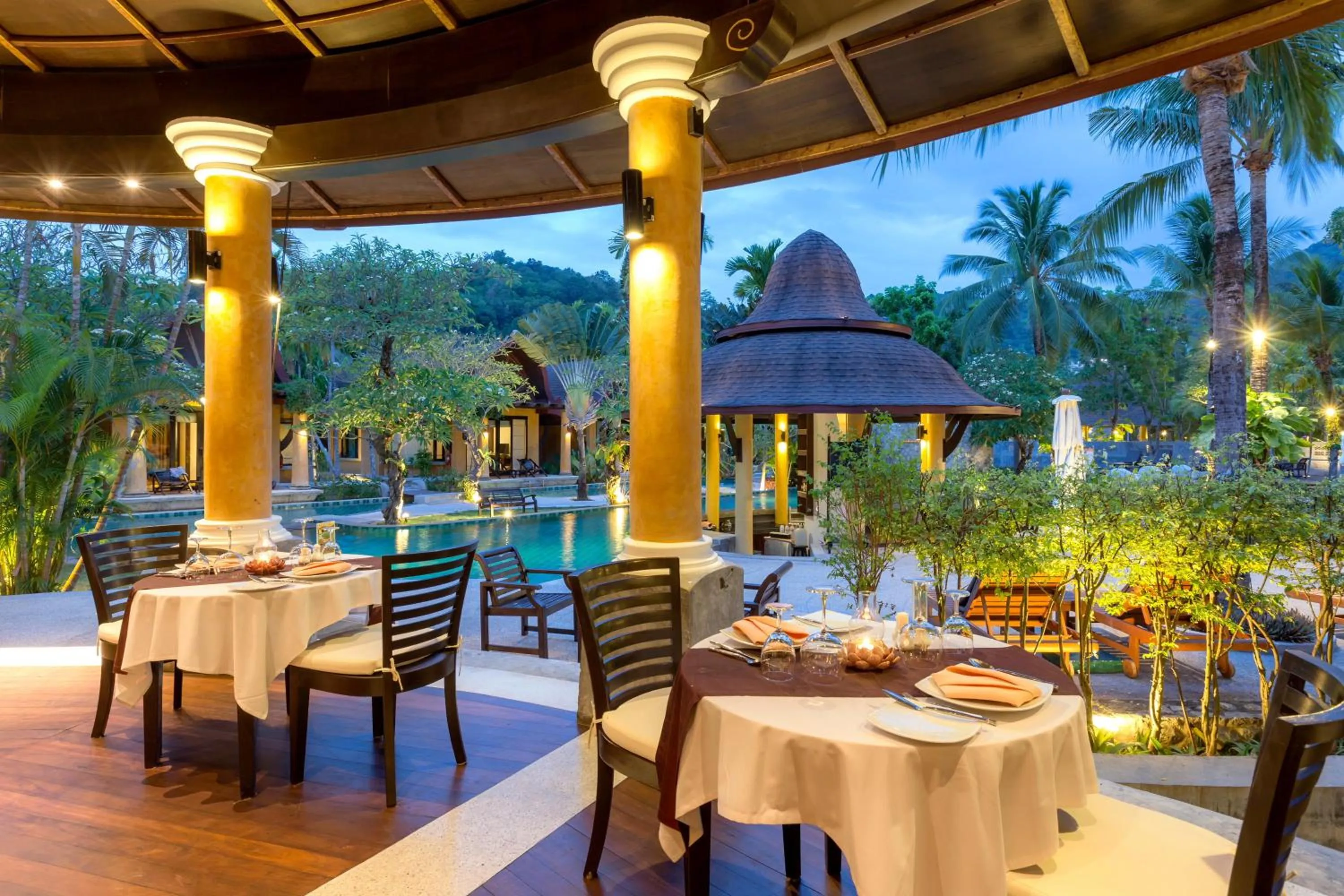 Restaurant/places to eat in The Village Resort - SHA Plus