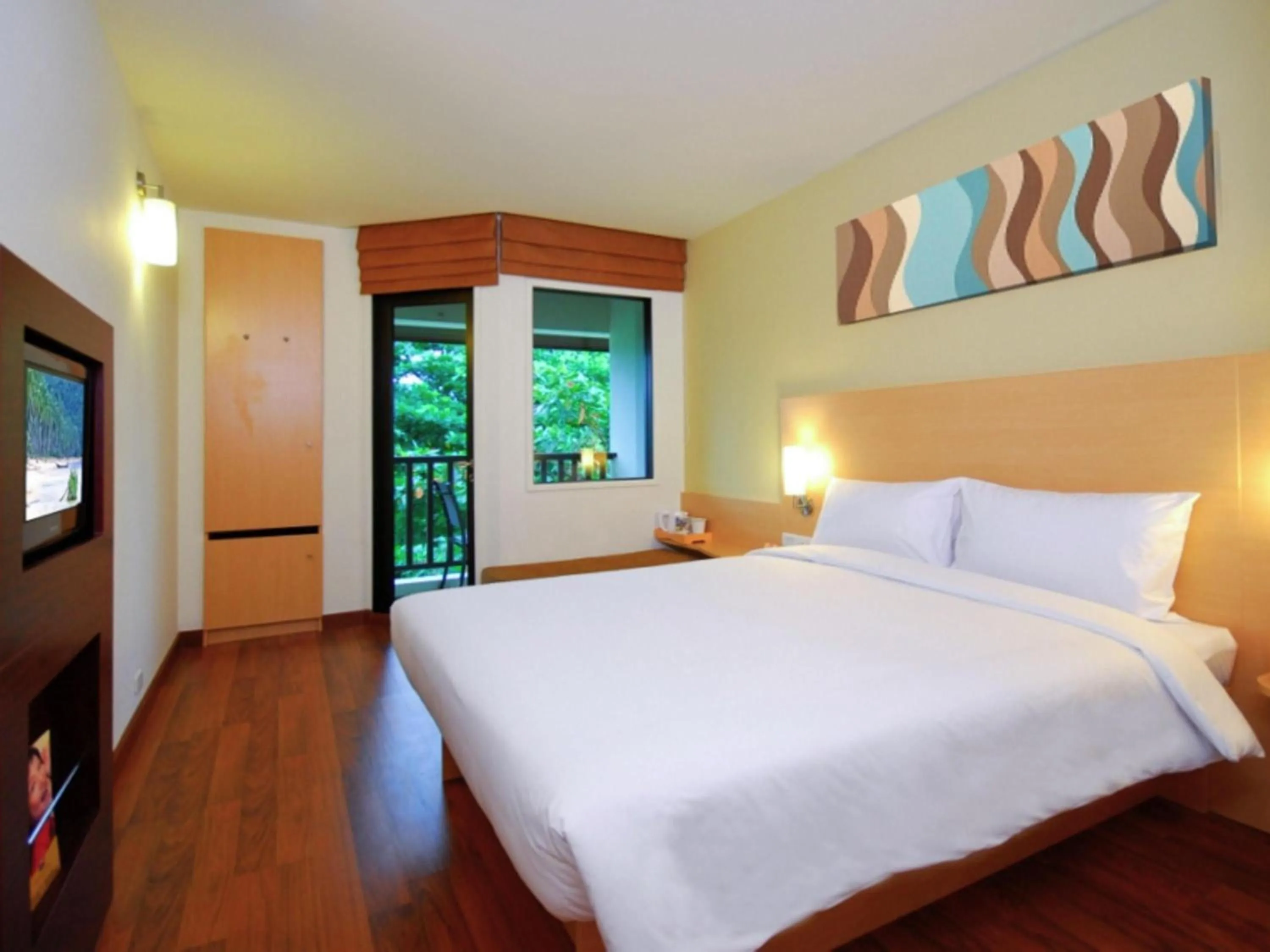 Bedroom, Bed in Ibis Phuket Kata
