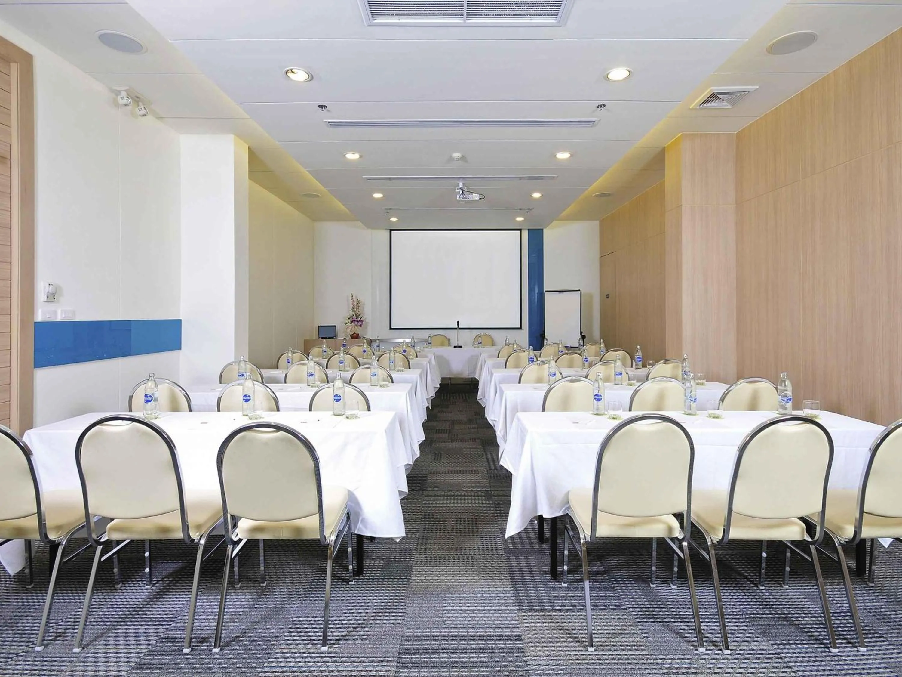 Meeting/conference room in Ibis Phuket Kata
