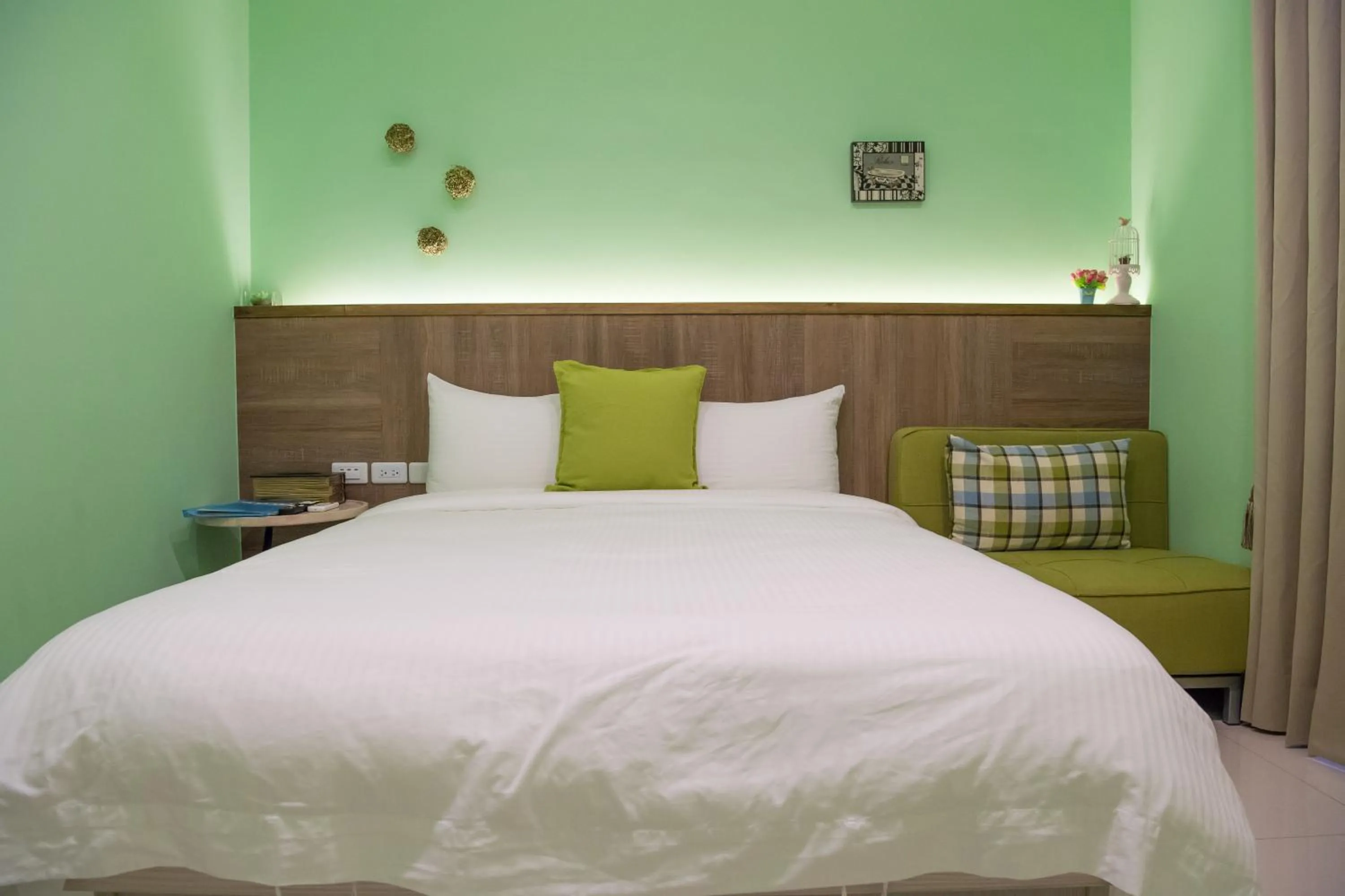 Photo of the whole room, Bed in Mysig