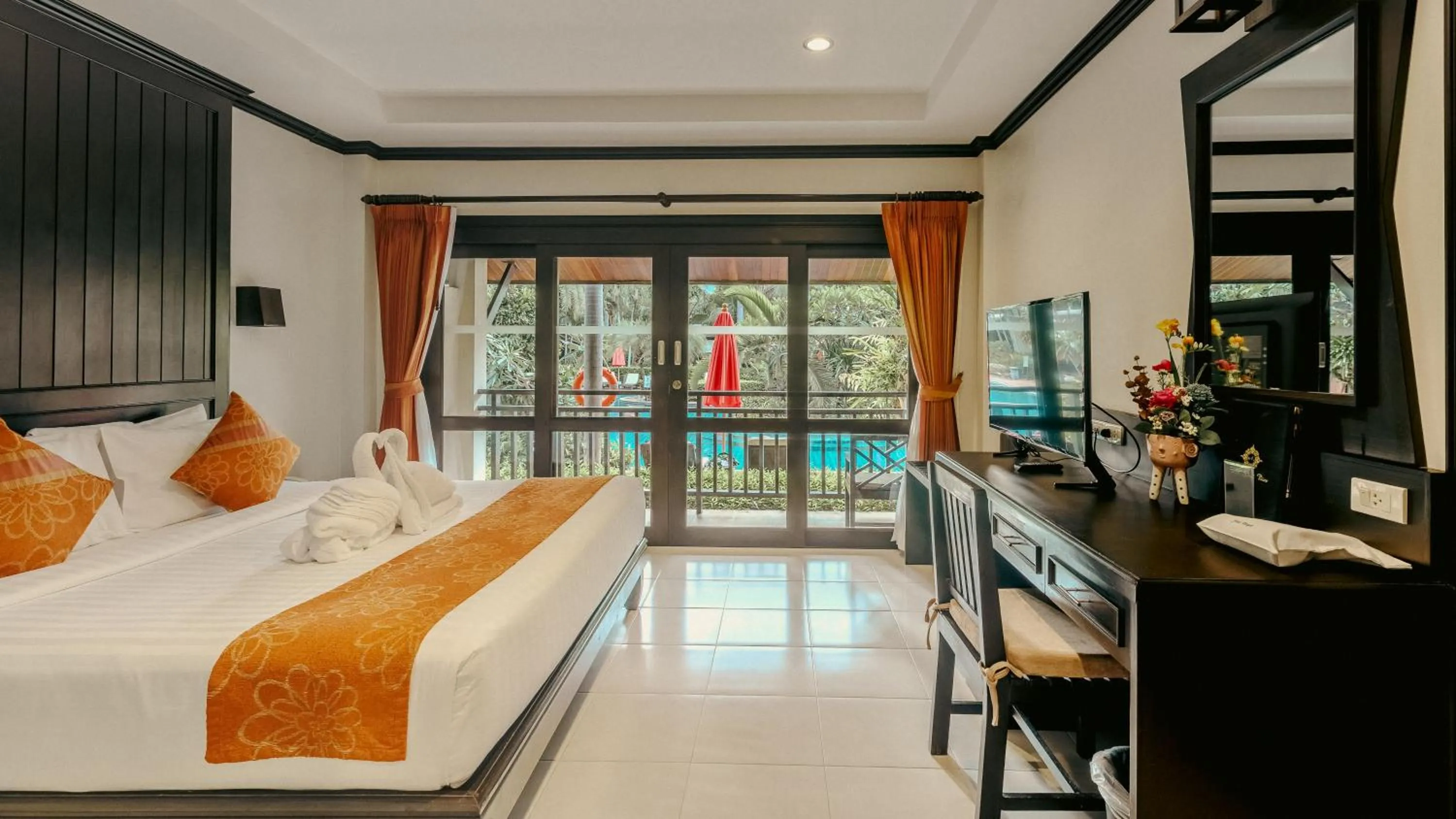 Bed in Am Samui Palace