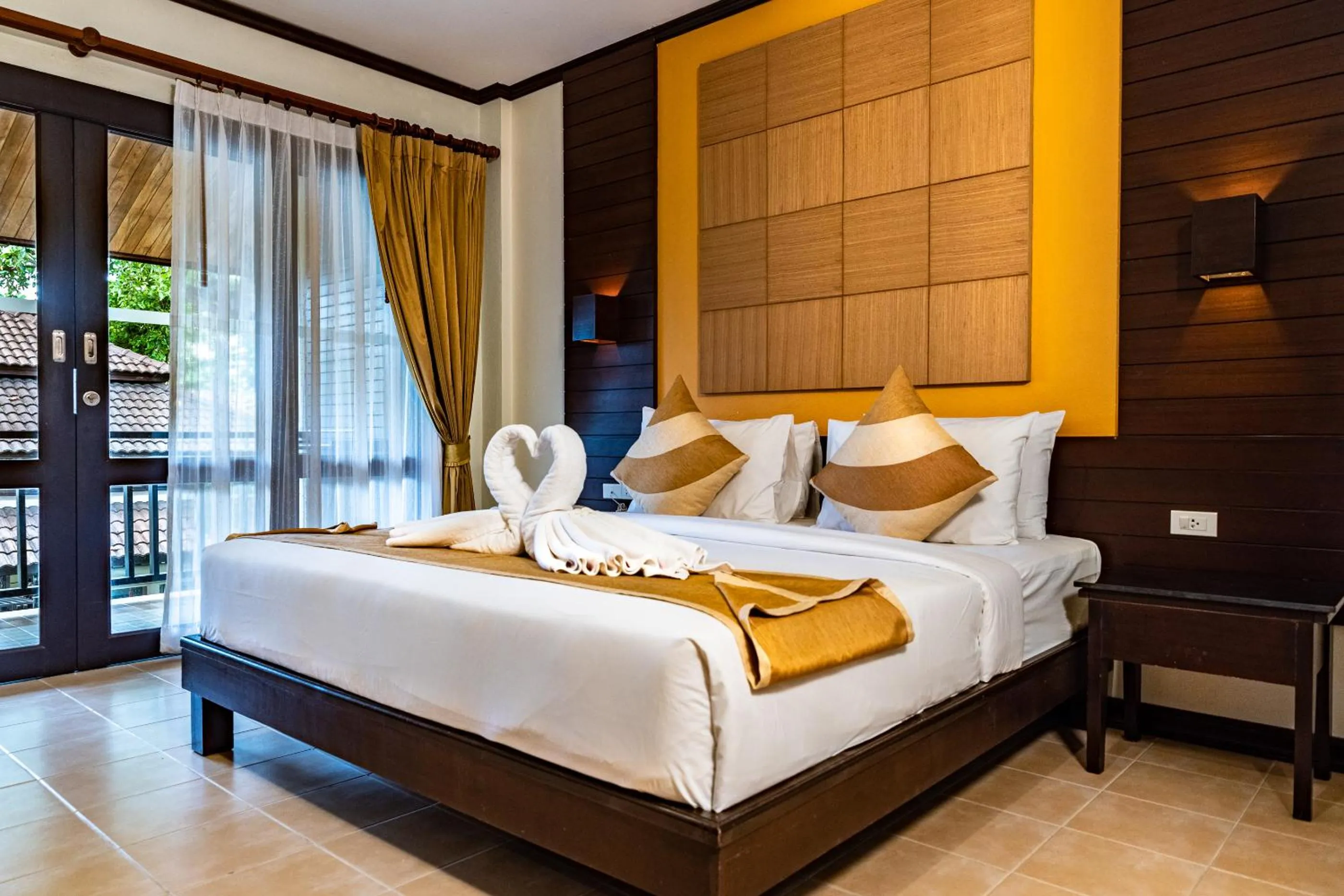 Bed in Am Samui Palace