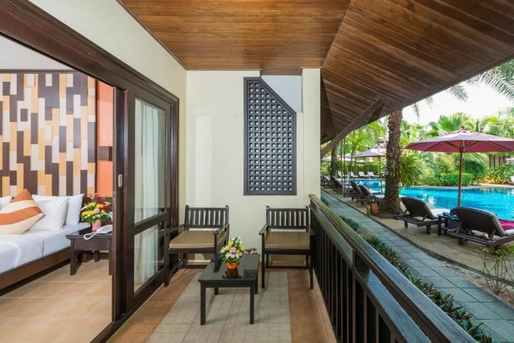 Balcony/Terrace, Bed in Am Samui Palace