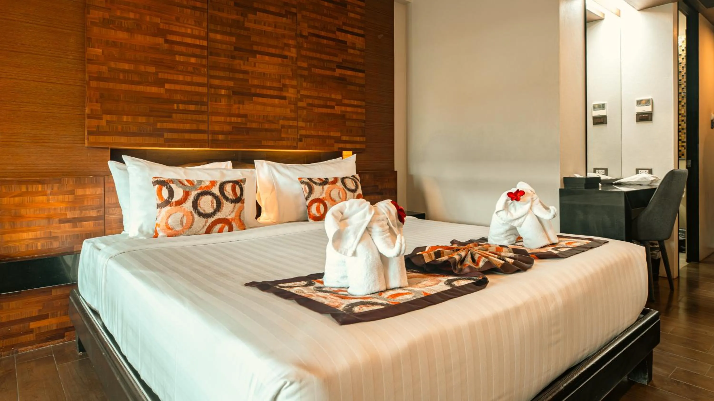 Bed in Am Samui Palace