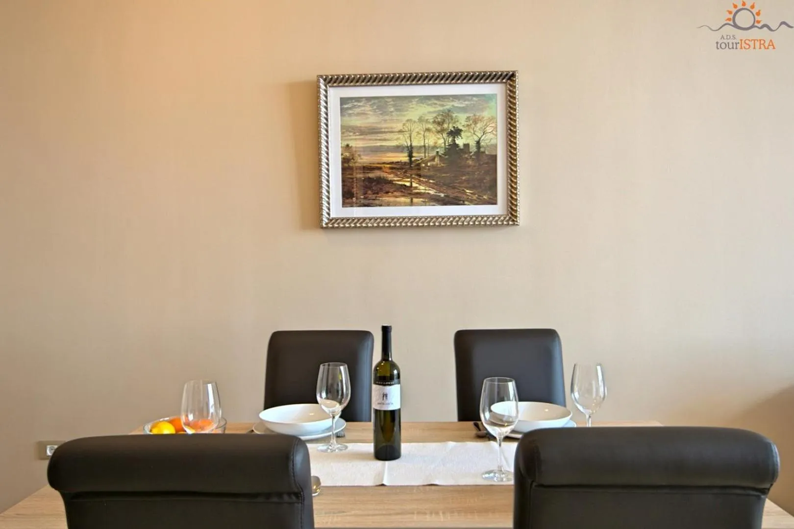 Dining area in Rotonda Inn Novigrad