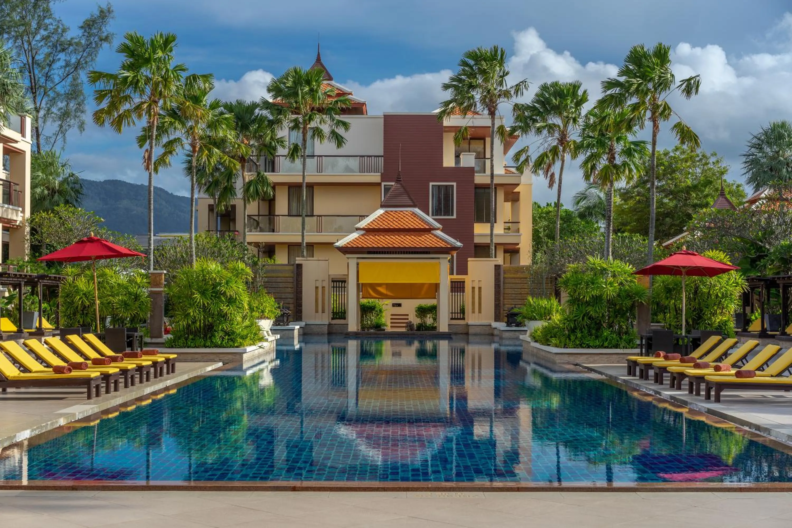Swimming pool in Mövenpick Resort Bangtao Beach Phuket