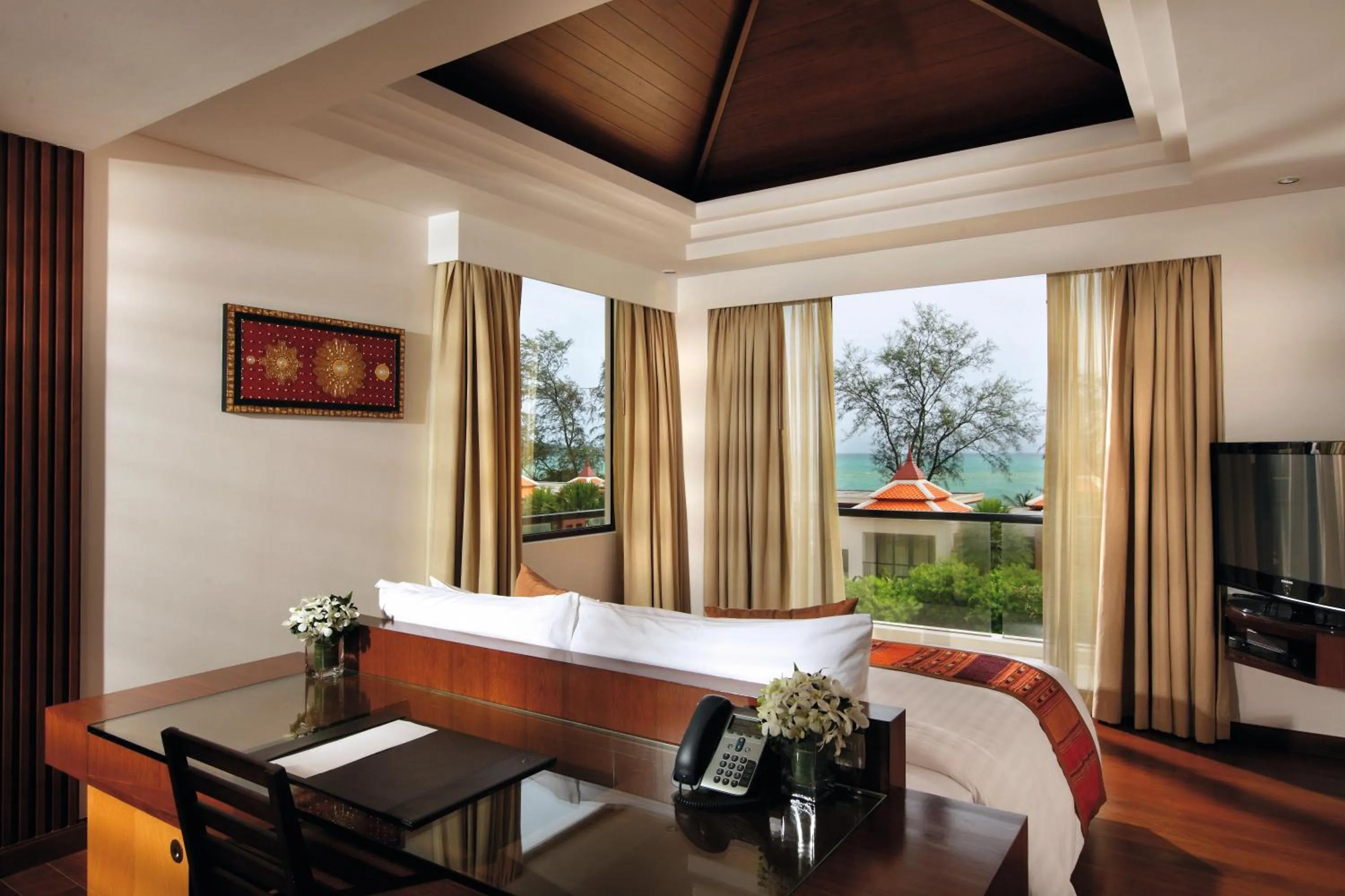 Bedroom, Bed in Mövenpick Resort Bangtao Beach Phuket