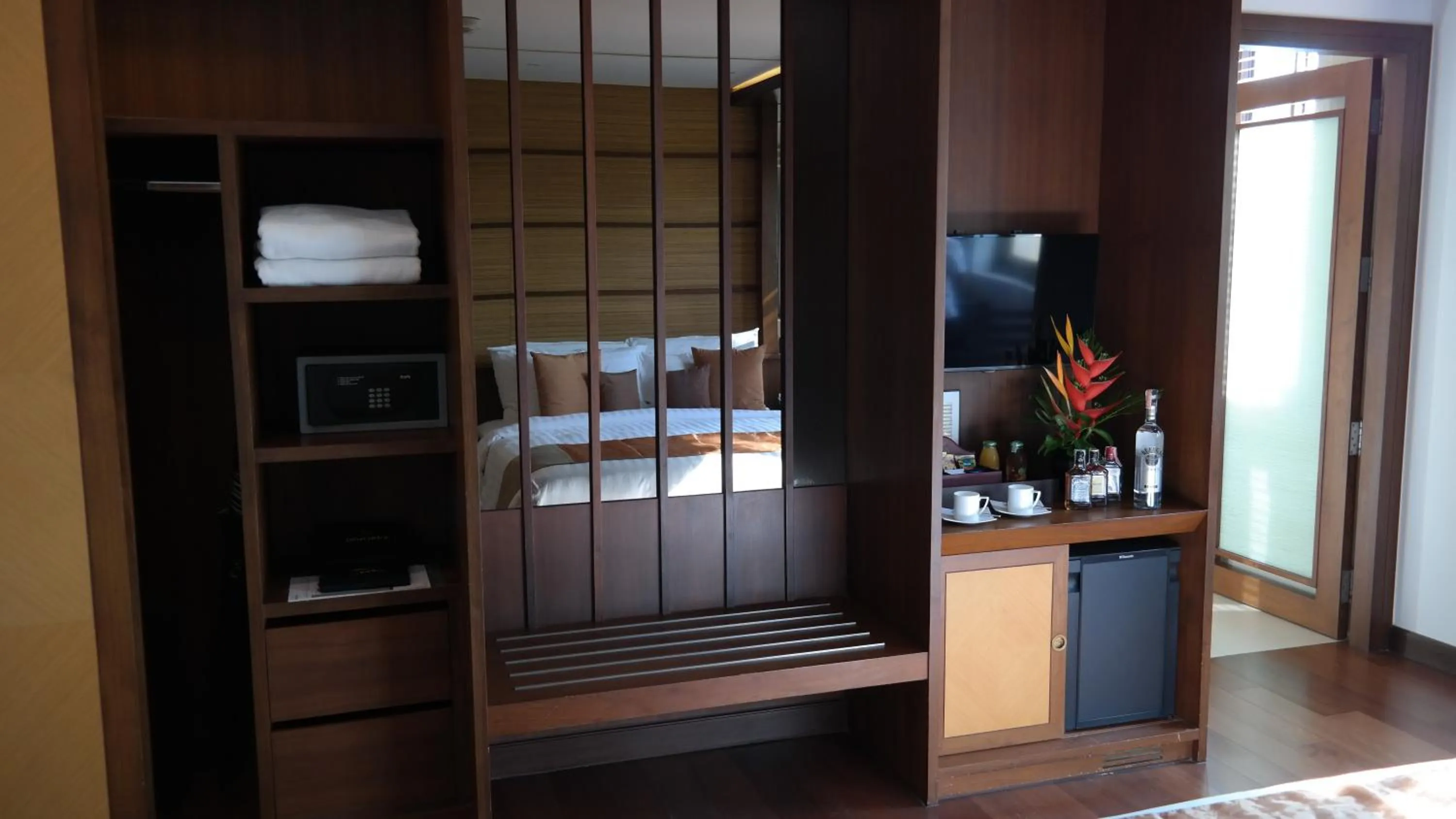 Bedroom, Bed in Mövenpick Resort Bangtao Beach Phuket