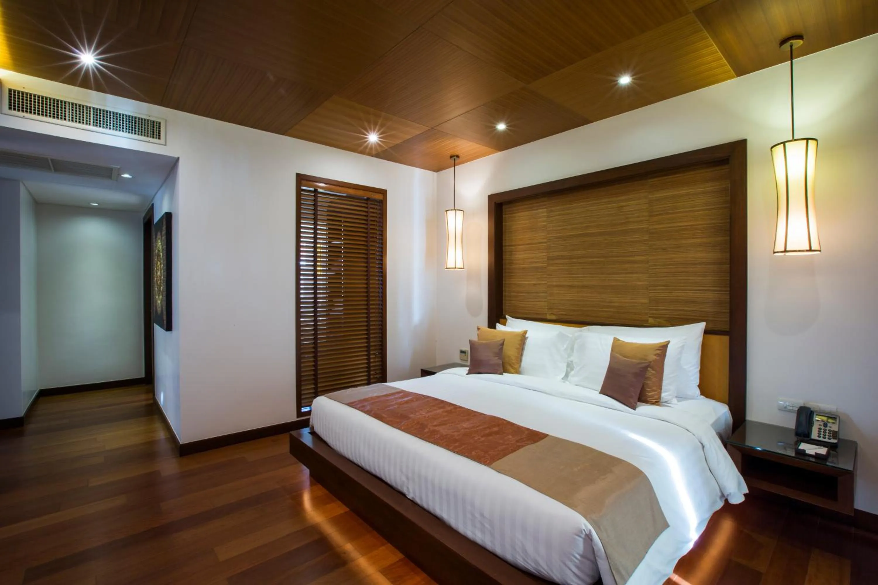 Bedroom, Bed in Mövenpick Resort Bangtao Beach Phuket