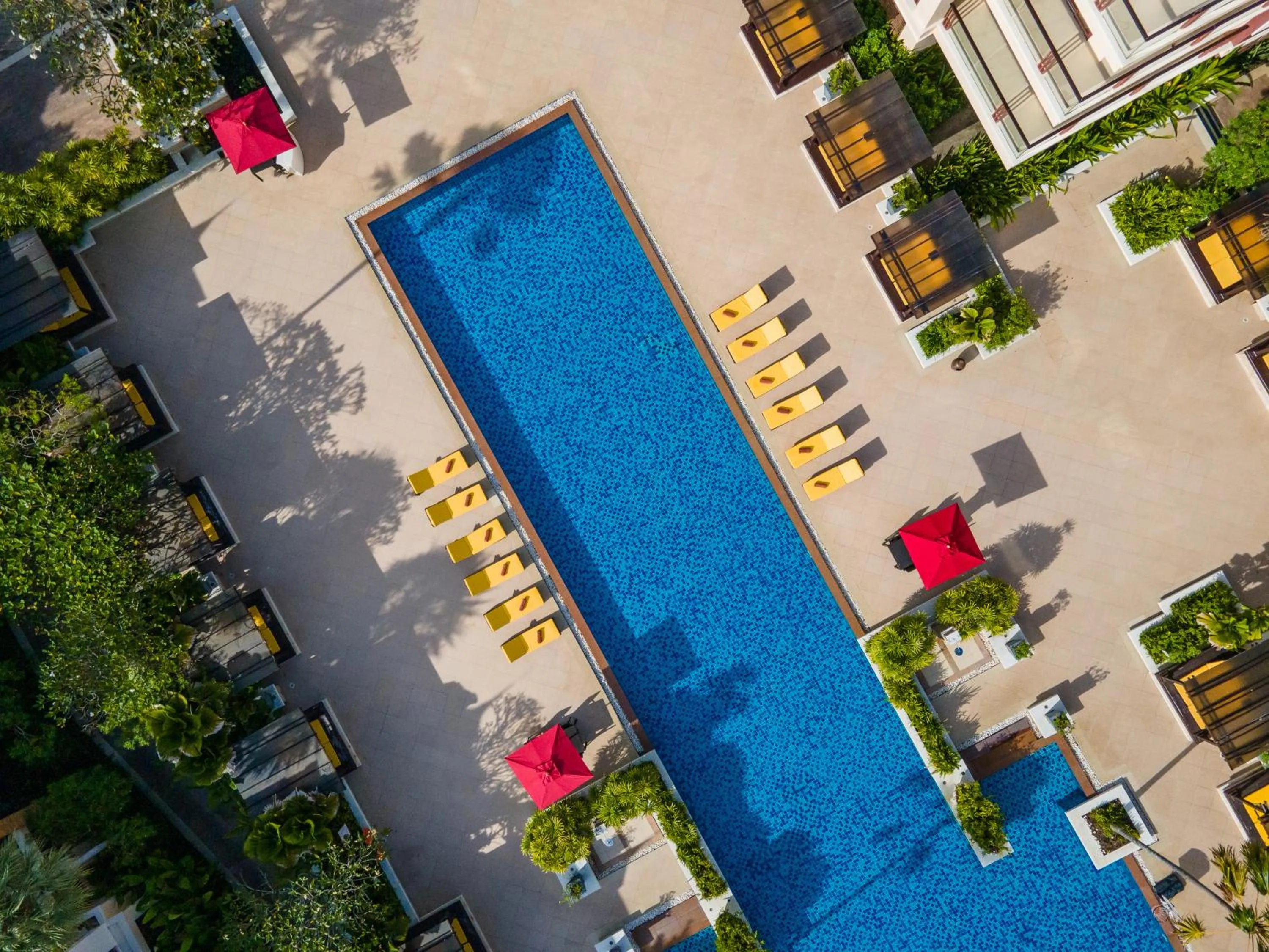 Swimming pool in Mövenpick Resort Bangtao Beach Phuket