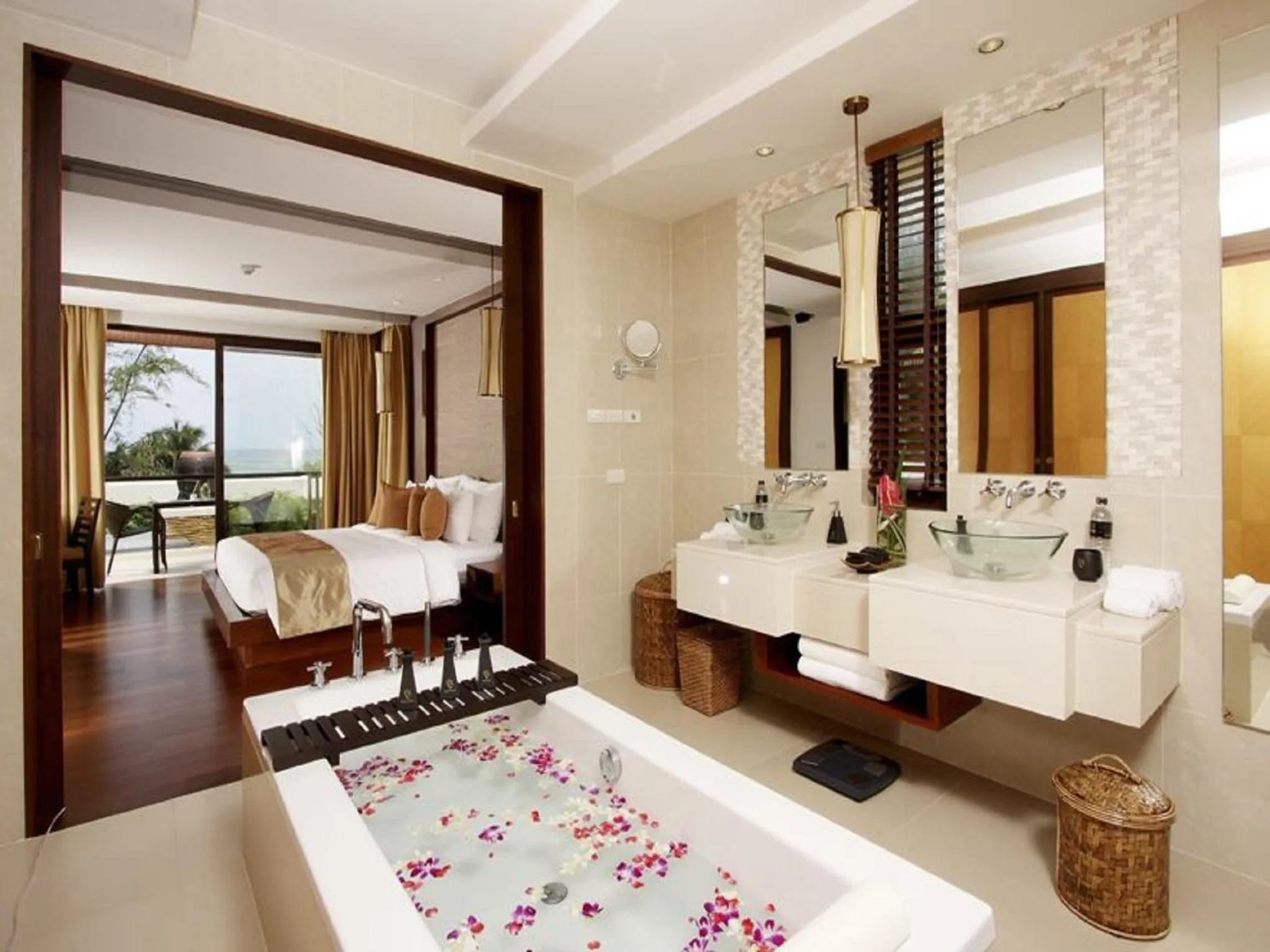 Bathroom, Bed in Mövenpick Resort Bangtao Beach Phuket