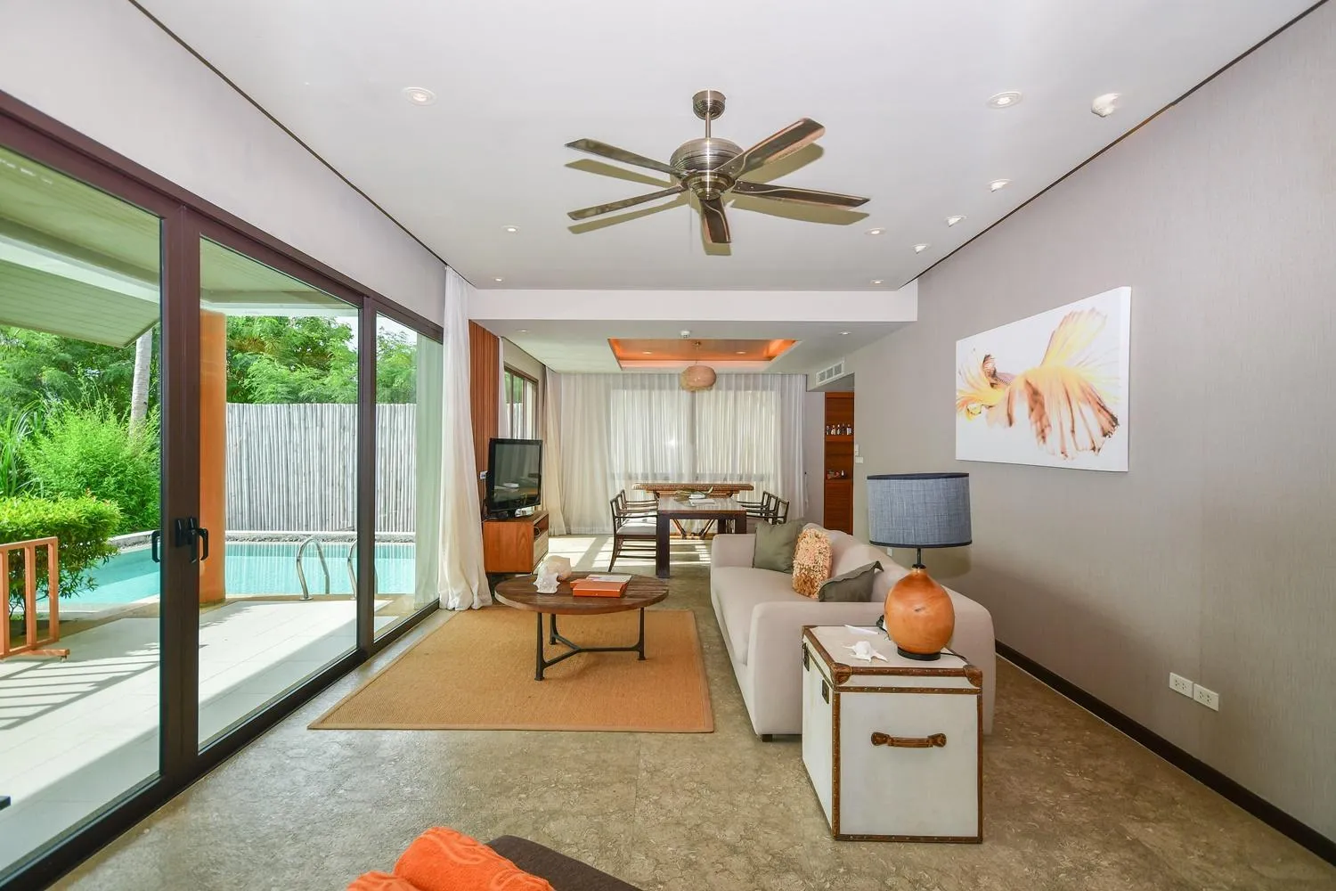 Living room in ShaSa Resort - Luxury Beachfront Suites