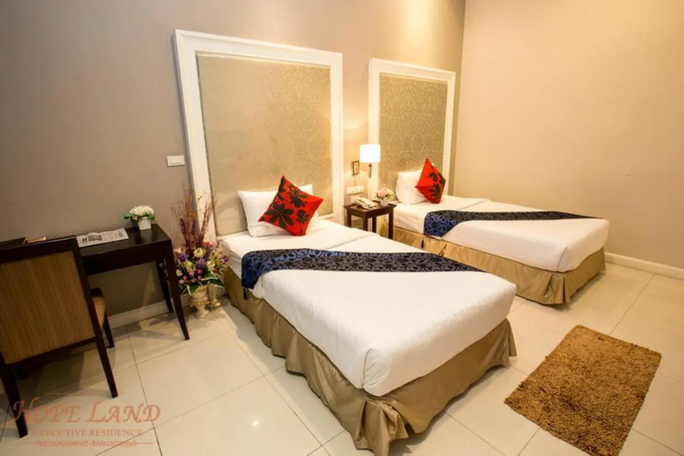 Photo of the whole room, Bed in Hope Land Hotel 46/1