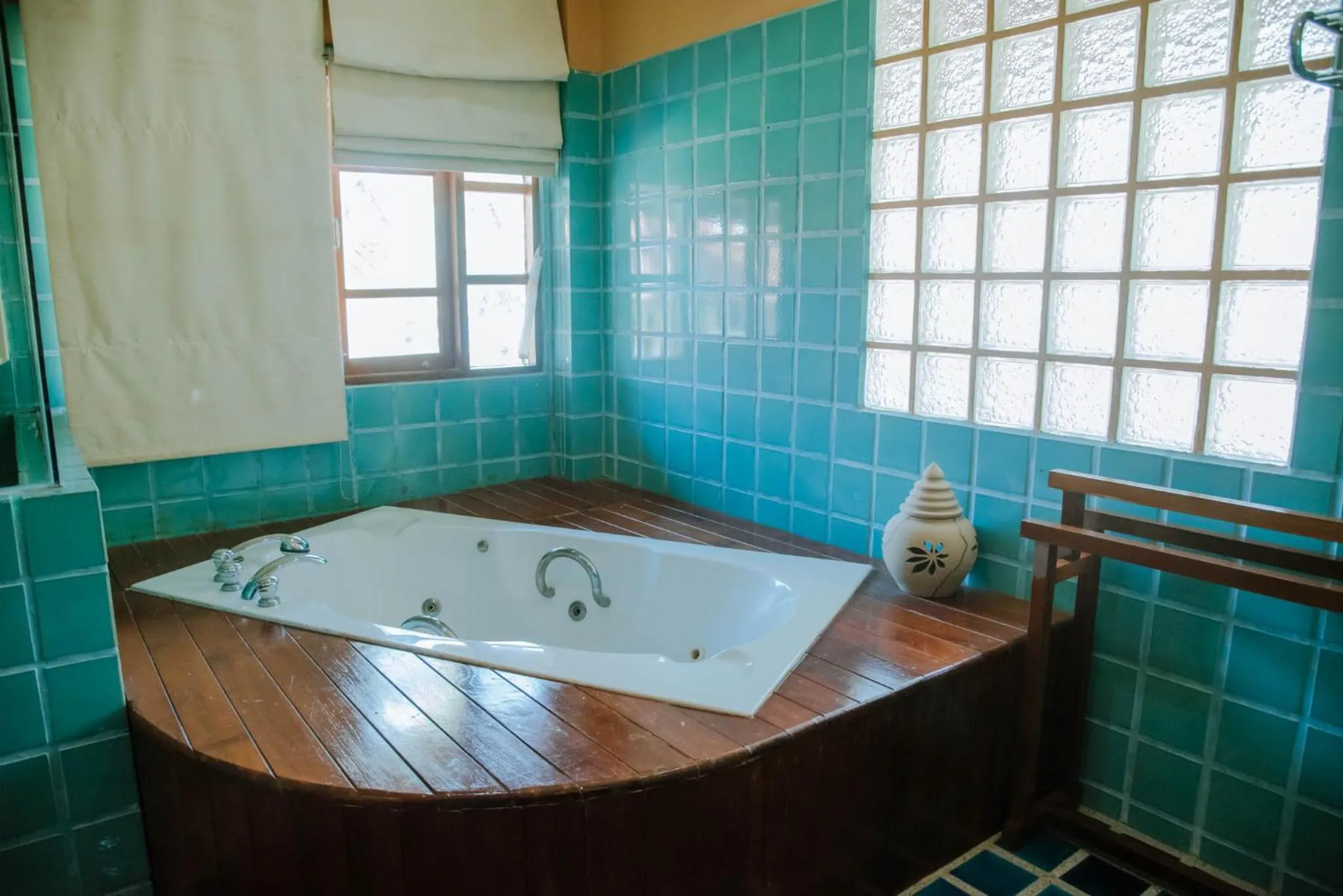 Shower in The Aiyapura Koh Chang