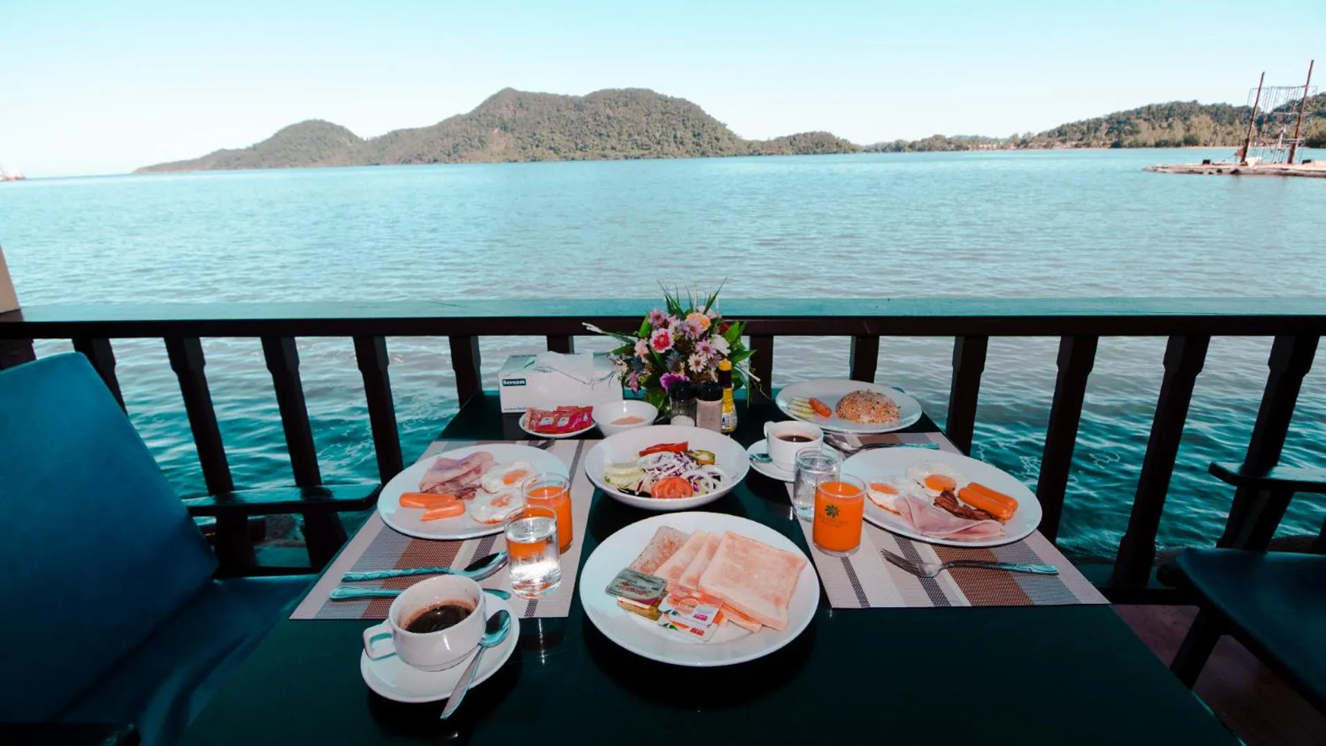 Restaurant/places to eat in The Aiyapura Koh Chang