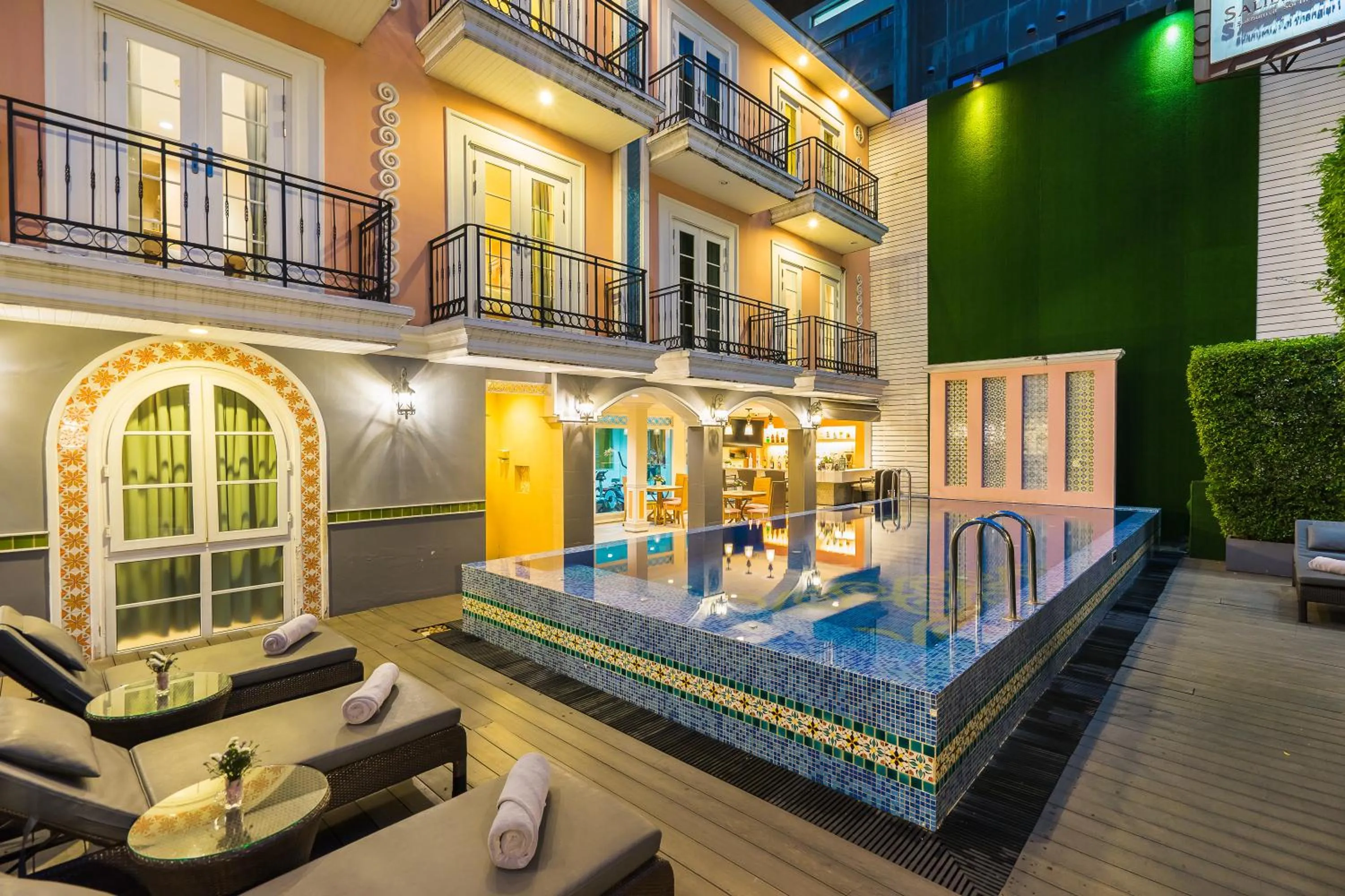 Swimming pool in La Petite Salil Sukhumvit Thonglor 1