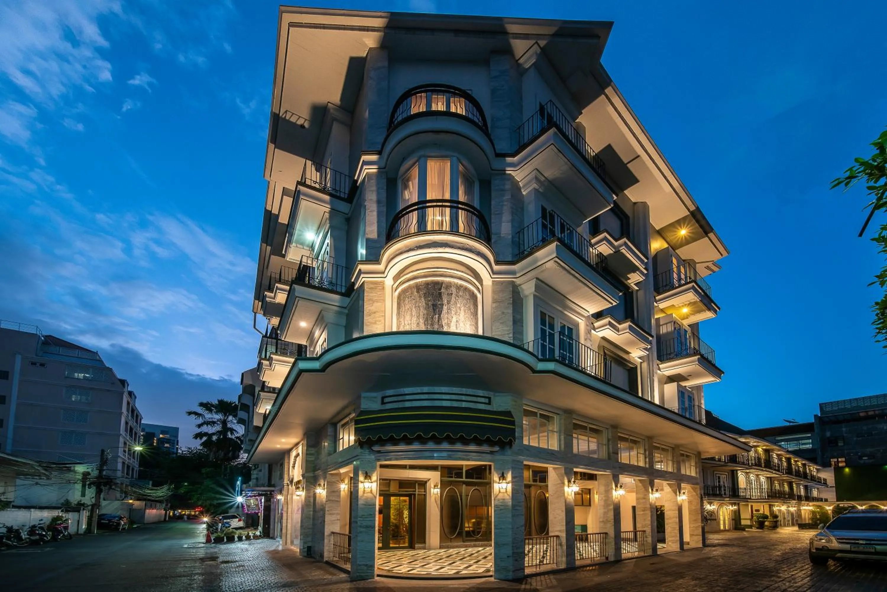 Property building in La Petite Salil Sukhumvit Thonglor 1