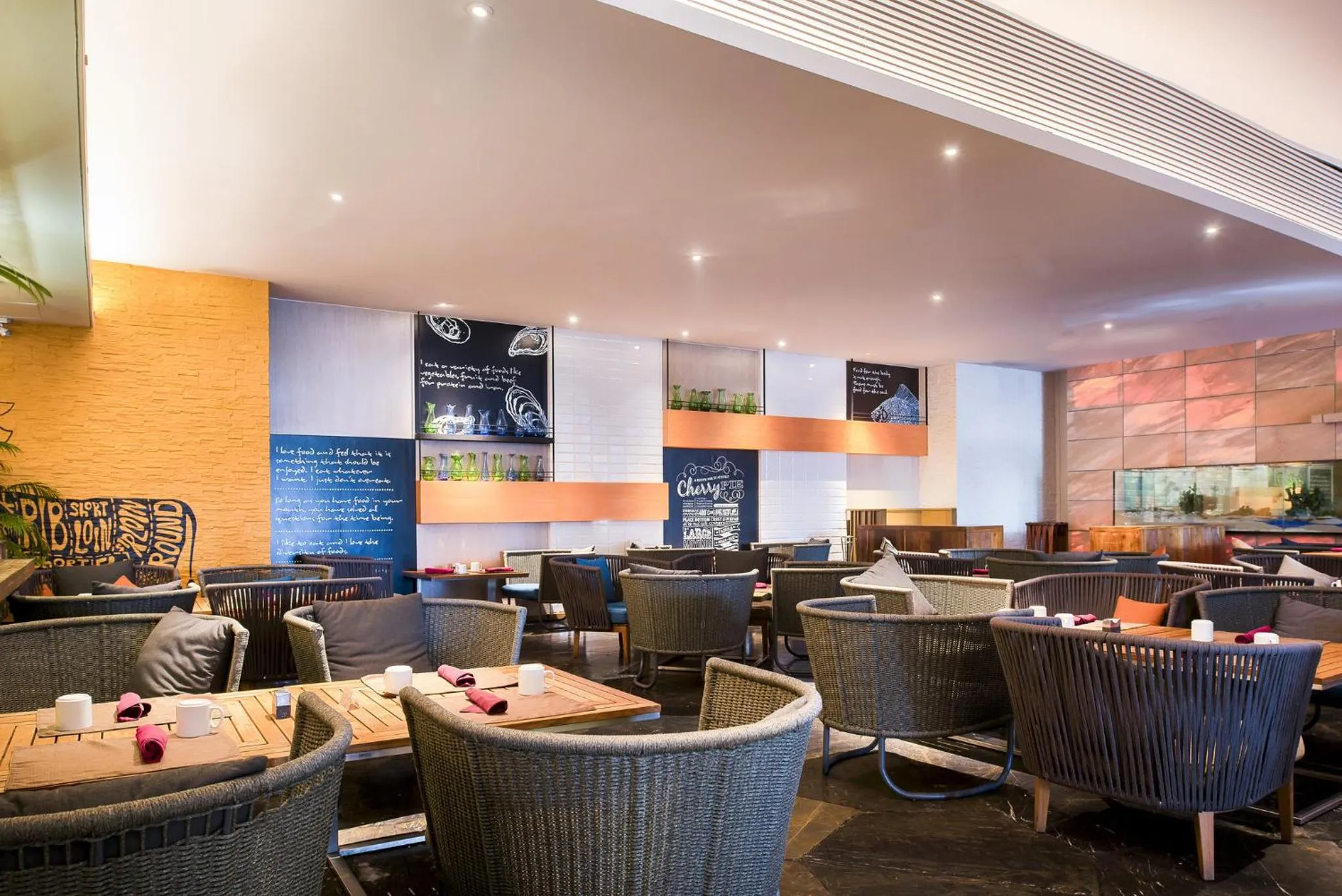 Restaurant/places to eat in Centara Grand Mirage Beach Resort Pattaya