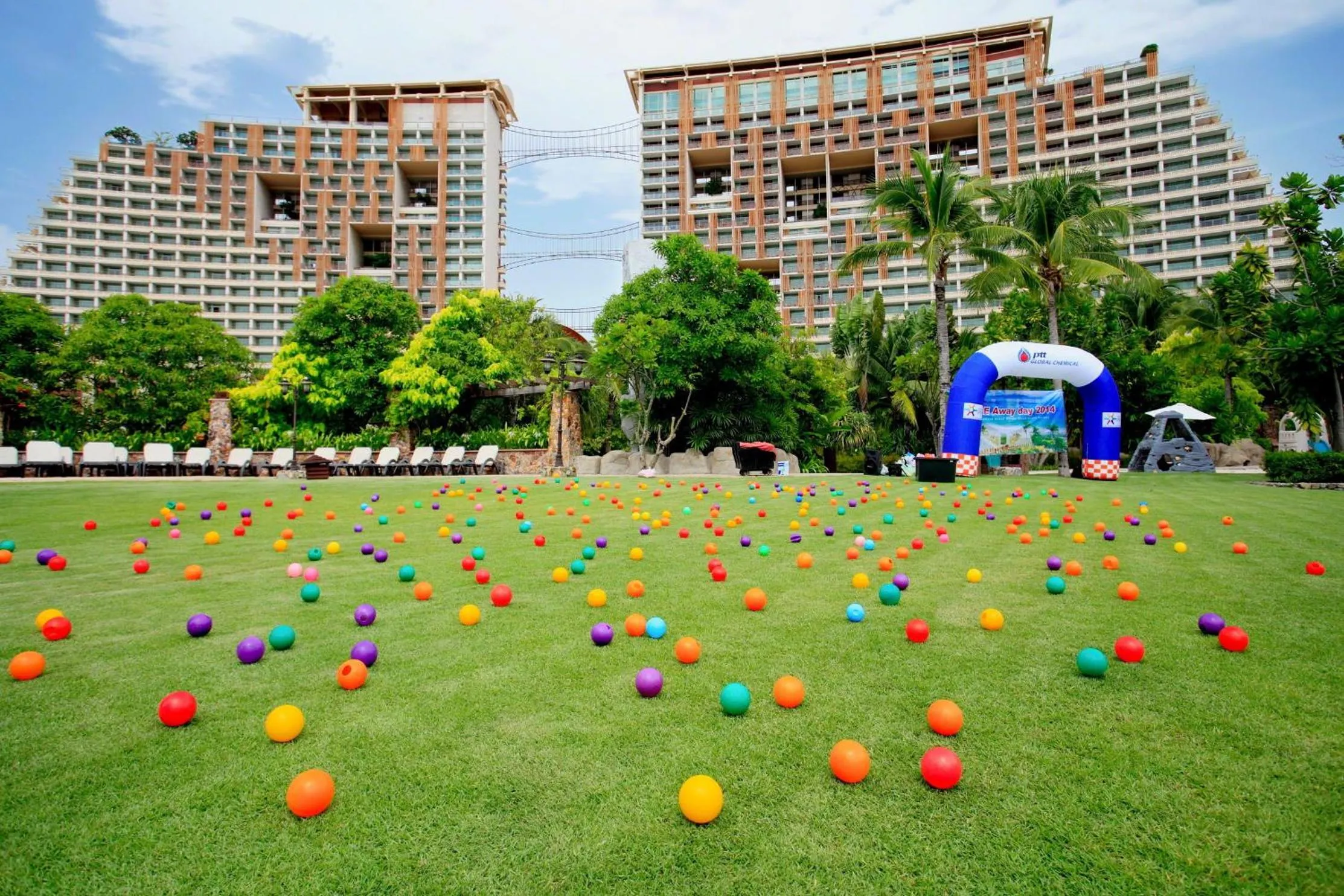 Garden in Centara Grand Mirage Beach Resort Pattaya