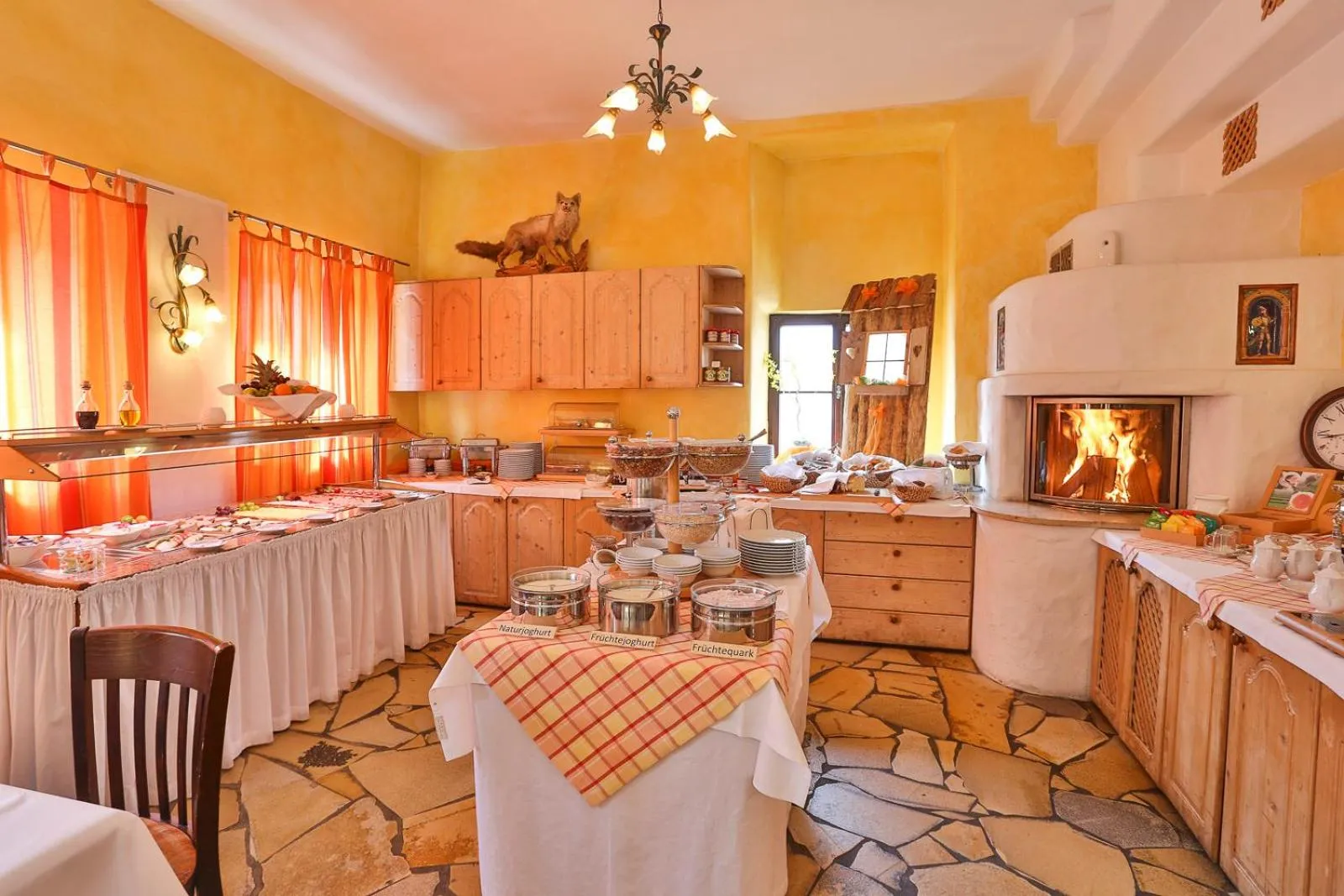 Buffet breakfast in Hotel-Brauereigasthof Josef Fuchs