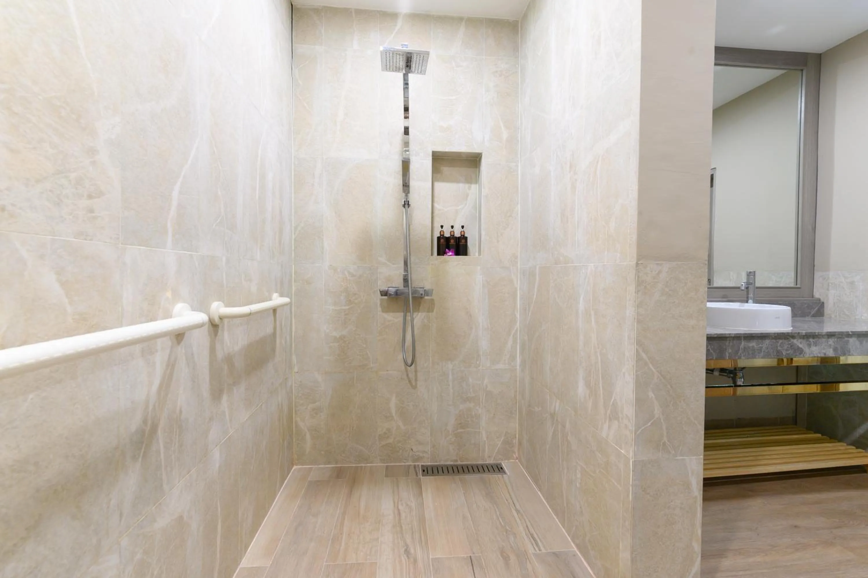 Shower in Andakira Hotel - SHA Extra Plus