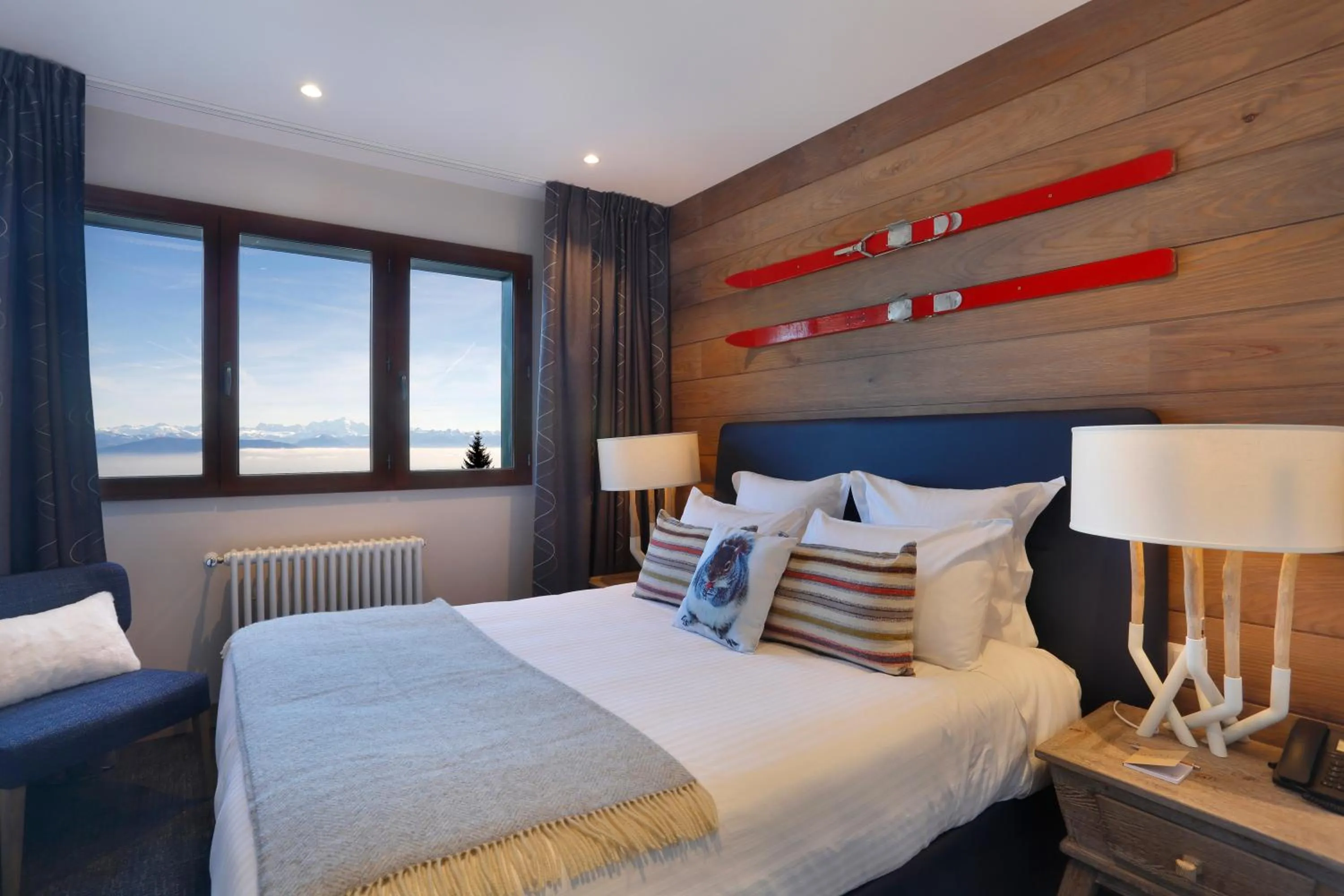 Photo of the whole room, Bed in La Mainaz Hôtel Restaurant Genève - Gex - Mijoux