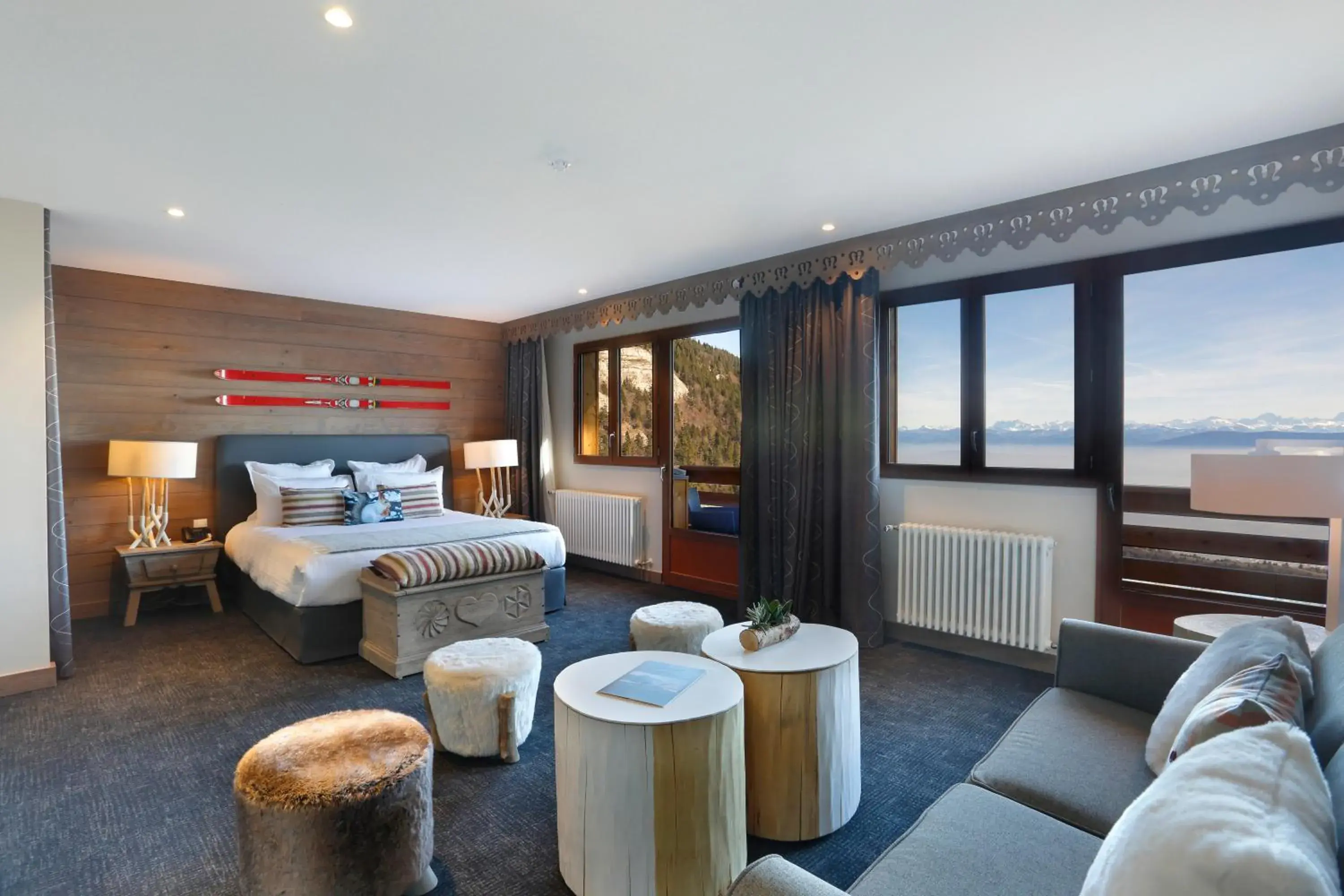 Junior Suite with Balcony in La Mainaz Hôtel Restaurant Genève - Gex - Mijoux Junior Suite with Balcony in La Mainaz Hôtel Restaurant Genève - Gex - Mijoux