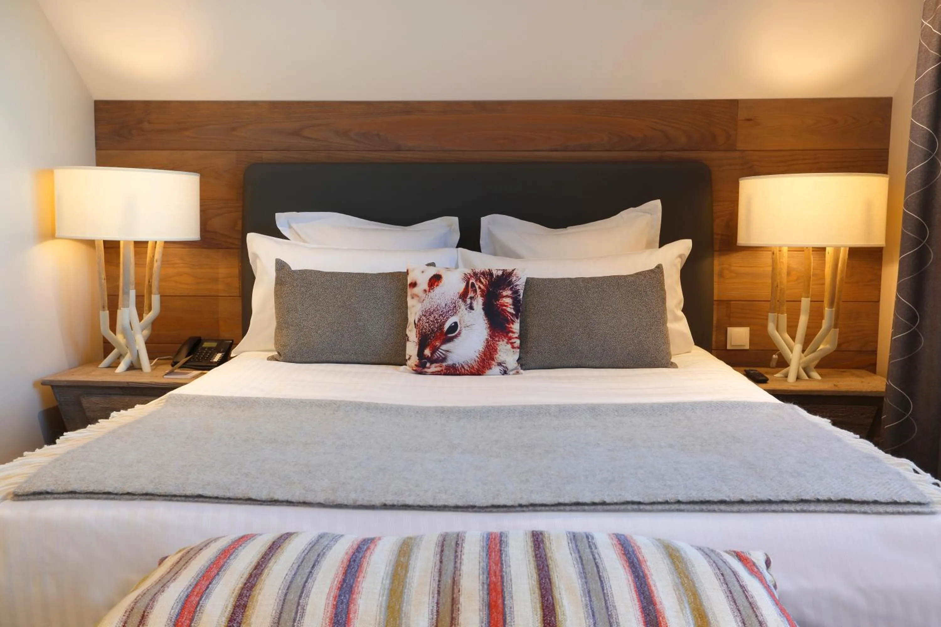 Bedroom, Bed in La Mainaz Hôtel Restaurant Genève - Gex - Mijoux