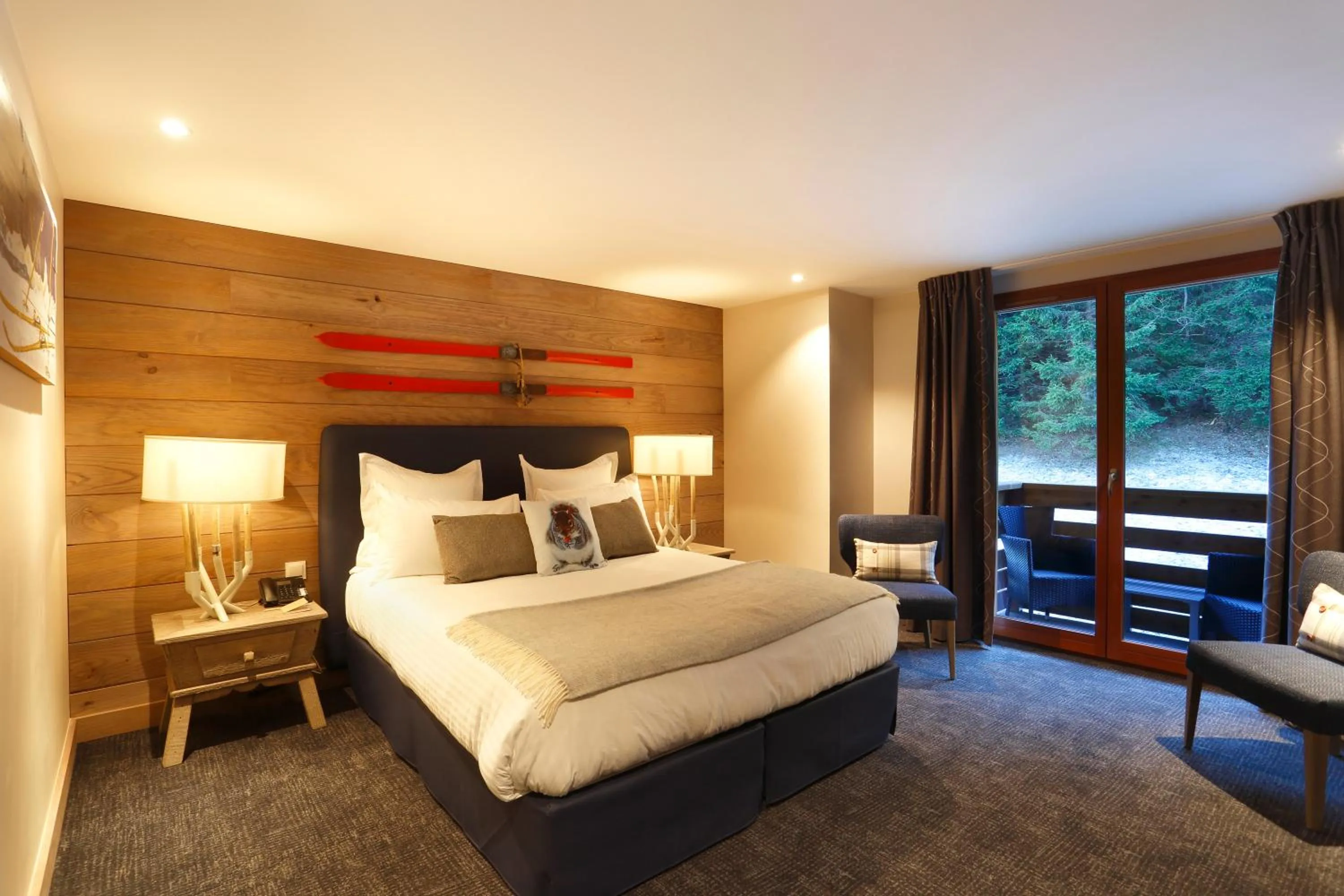 Balcony/Terrace, Bed in La Mainaz Hôtel Restaurant Genève - Gex - Mijoux