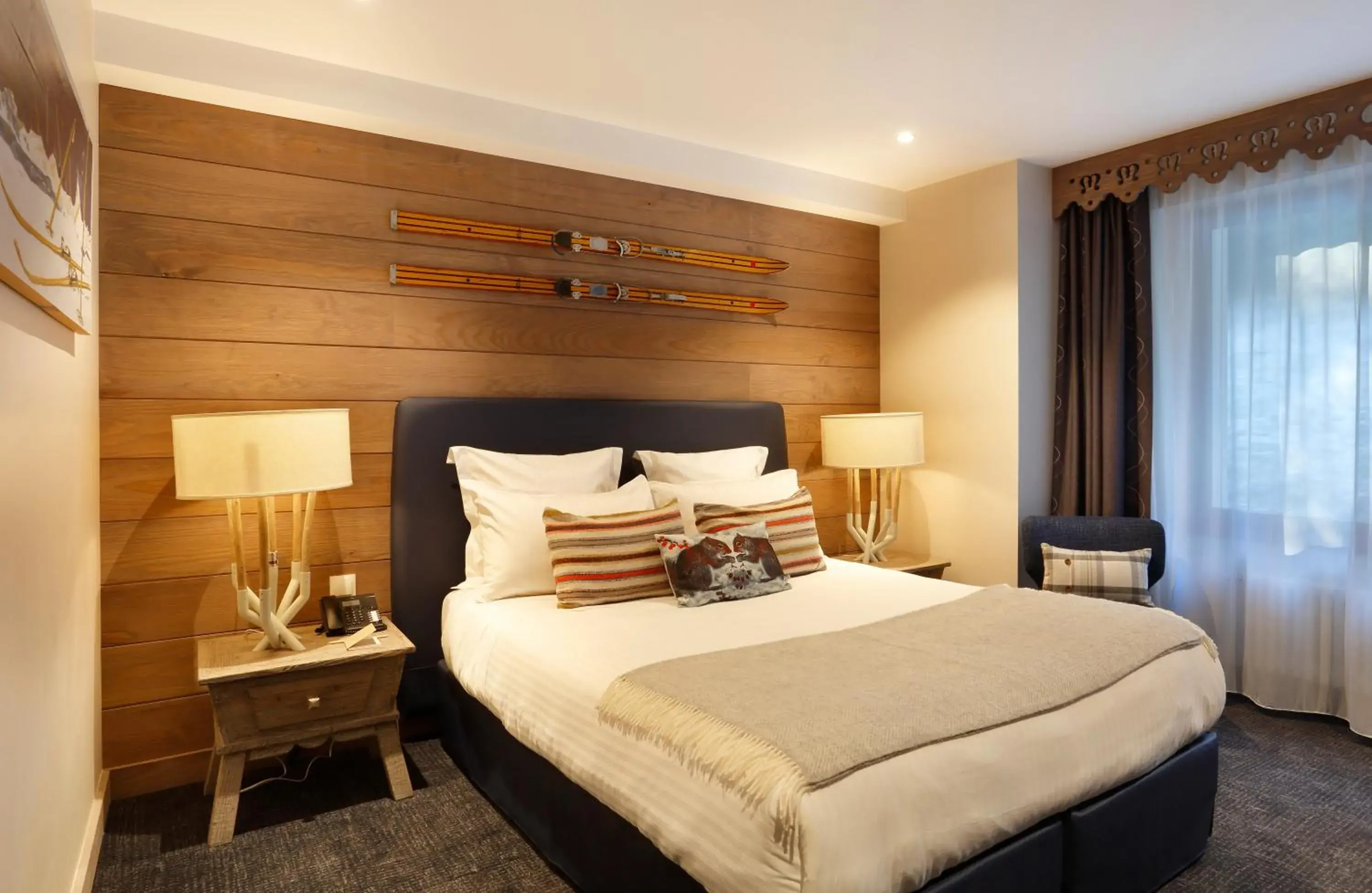 Classic Double Room in La Mainaz Hôtel Restaurant Genève - Gex - Mijoux Classic Double Room in La Mainaz Hôtel Restaurant Genève - Gex - Mijoux