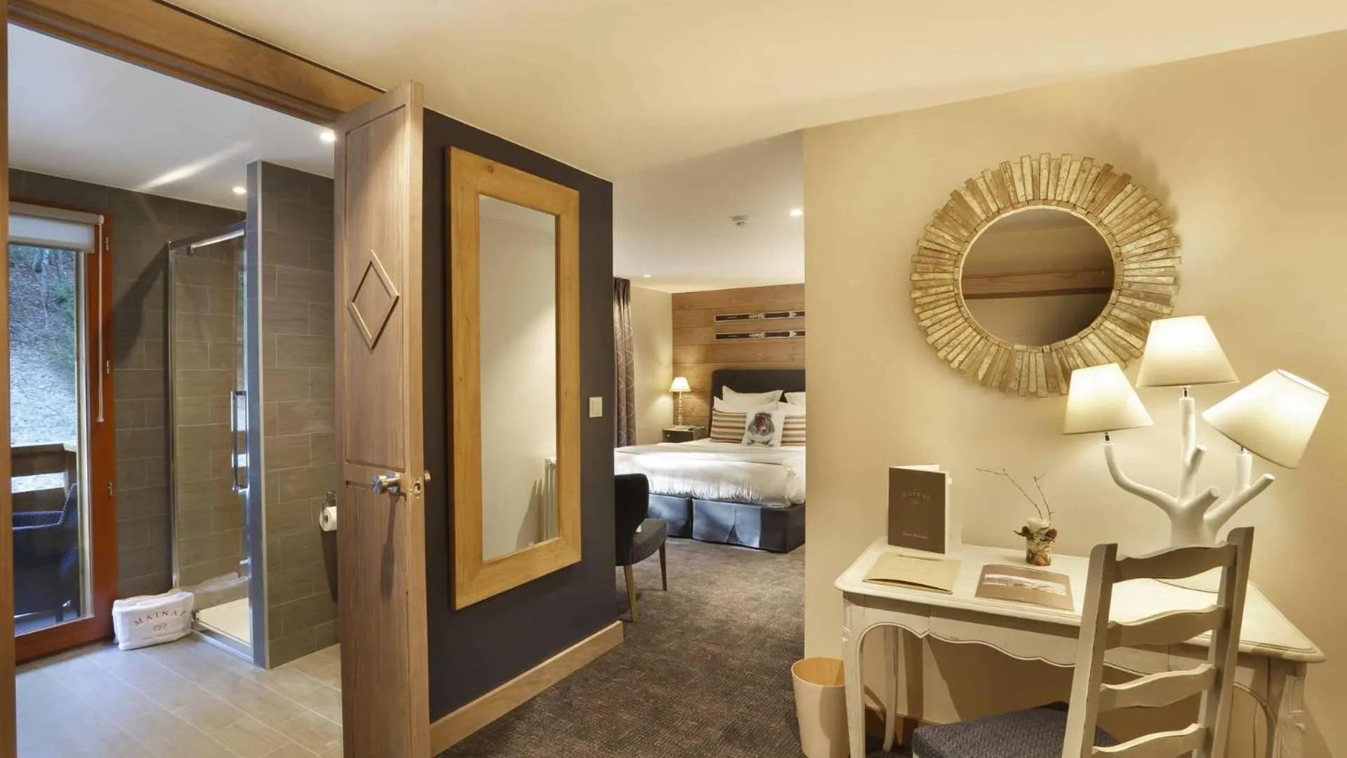 Bedroom in La Mainaz Hôtel Restaurant Genève - Gex - Mijoux