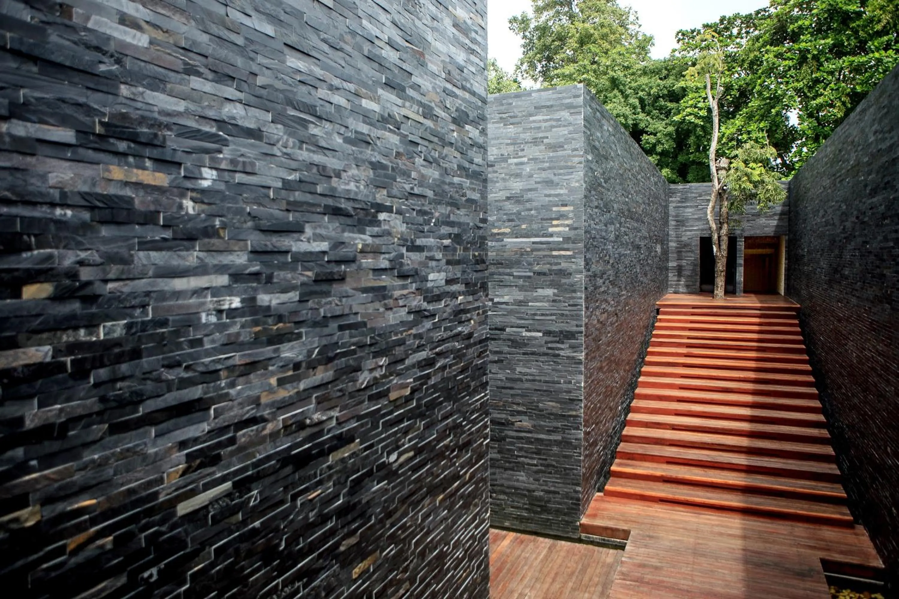 Facade/entrance in The Library