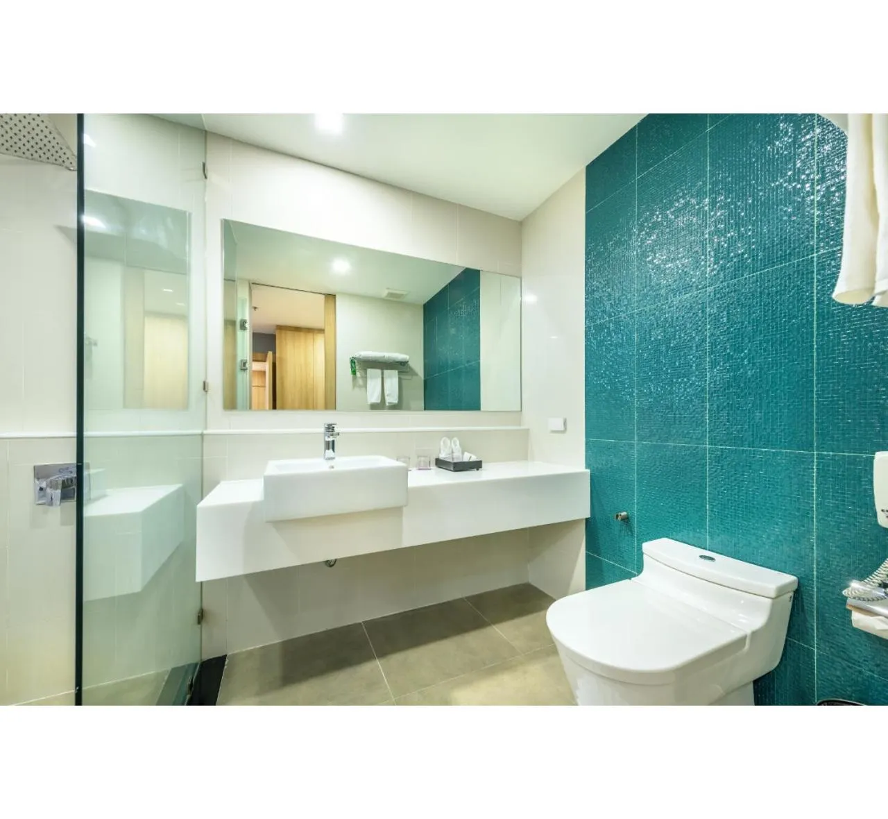 Toilet in PLAAI Prime Hotel Rayong SHA Extra Plus