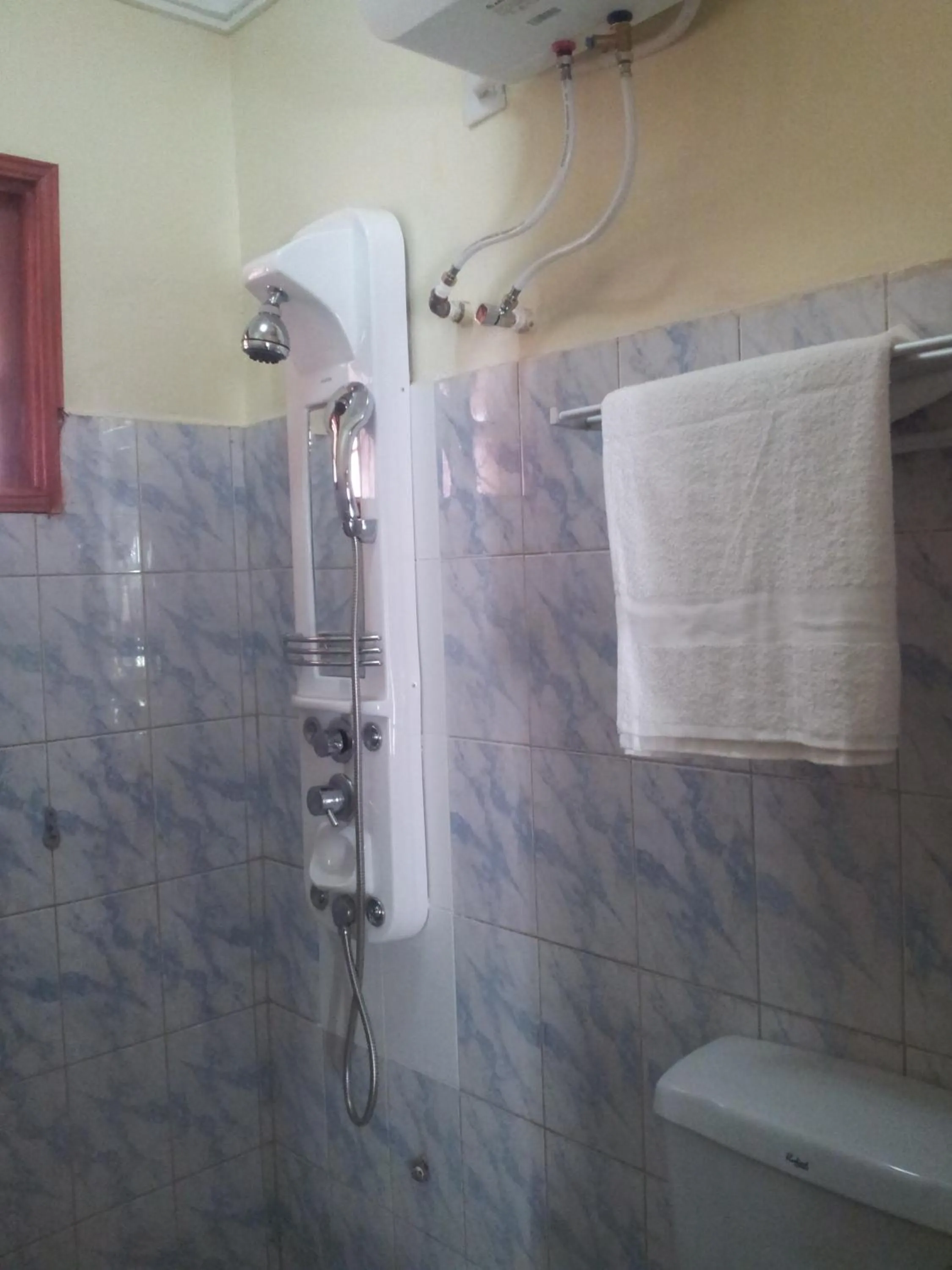 Bathroom in Dich Comfort Hotel - Main Branch