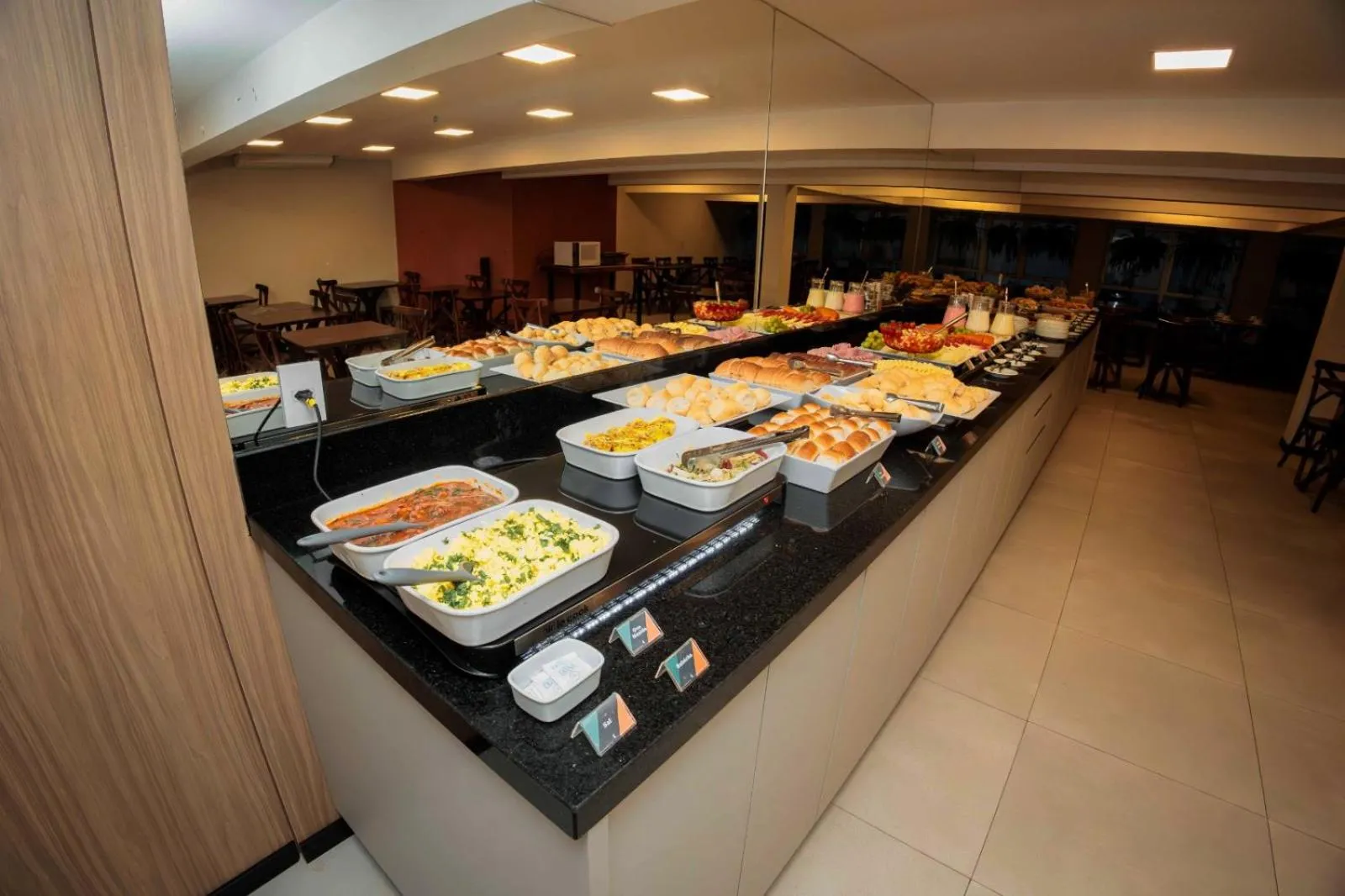 Buffet breakfast in Hotel Évora by Rede Sagres