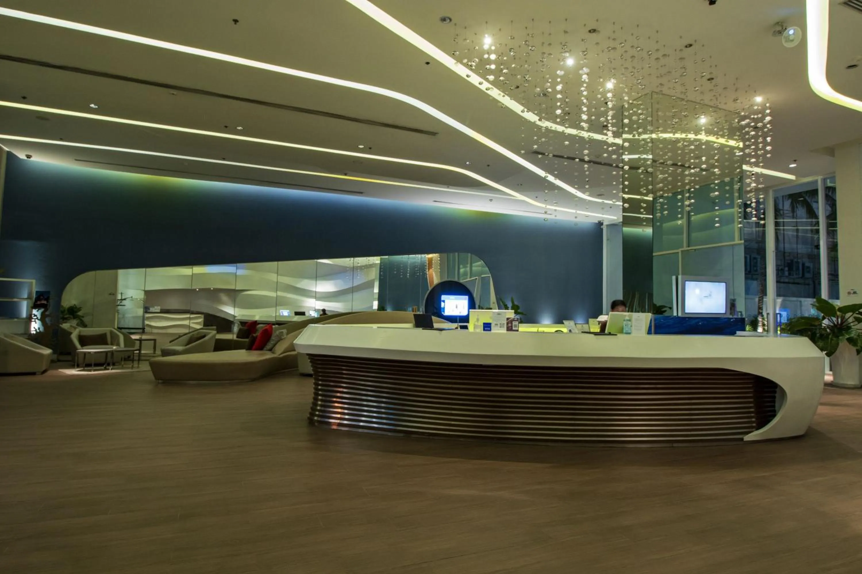 Lobby or reception in Hotel Baraquda Heeton Pattaya by Compass Hospitality
