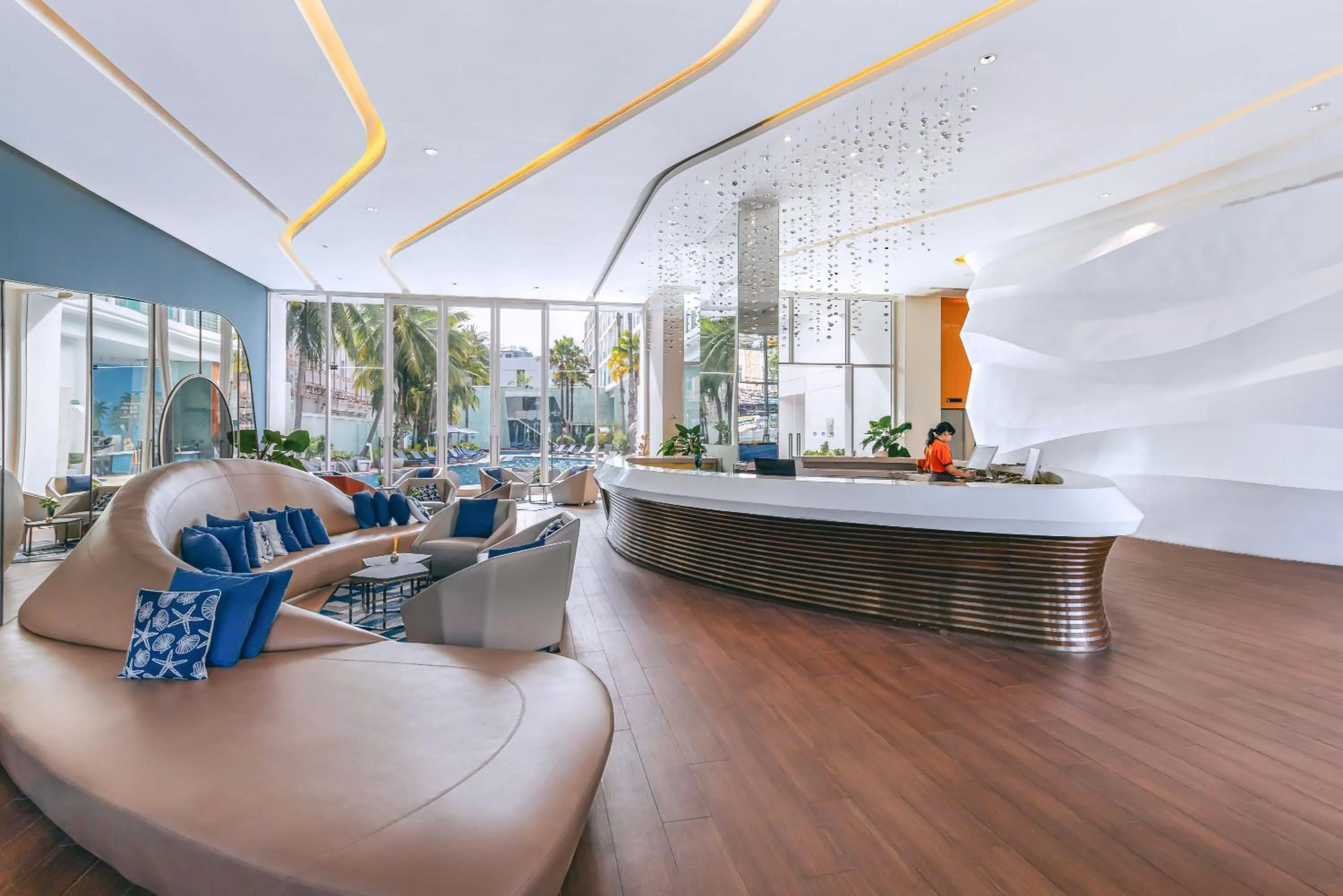 Lobby or reception in Hotel Baraquda Heeton Pattaya by Compass Hospitality