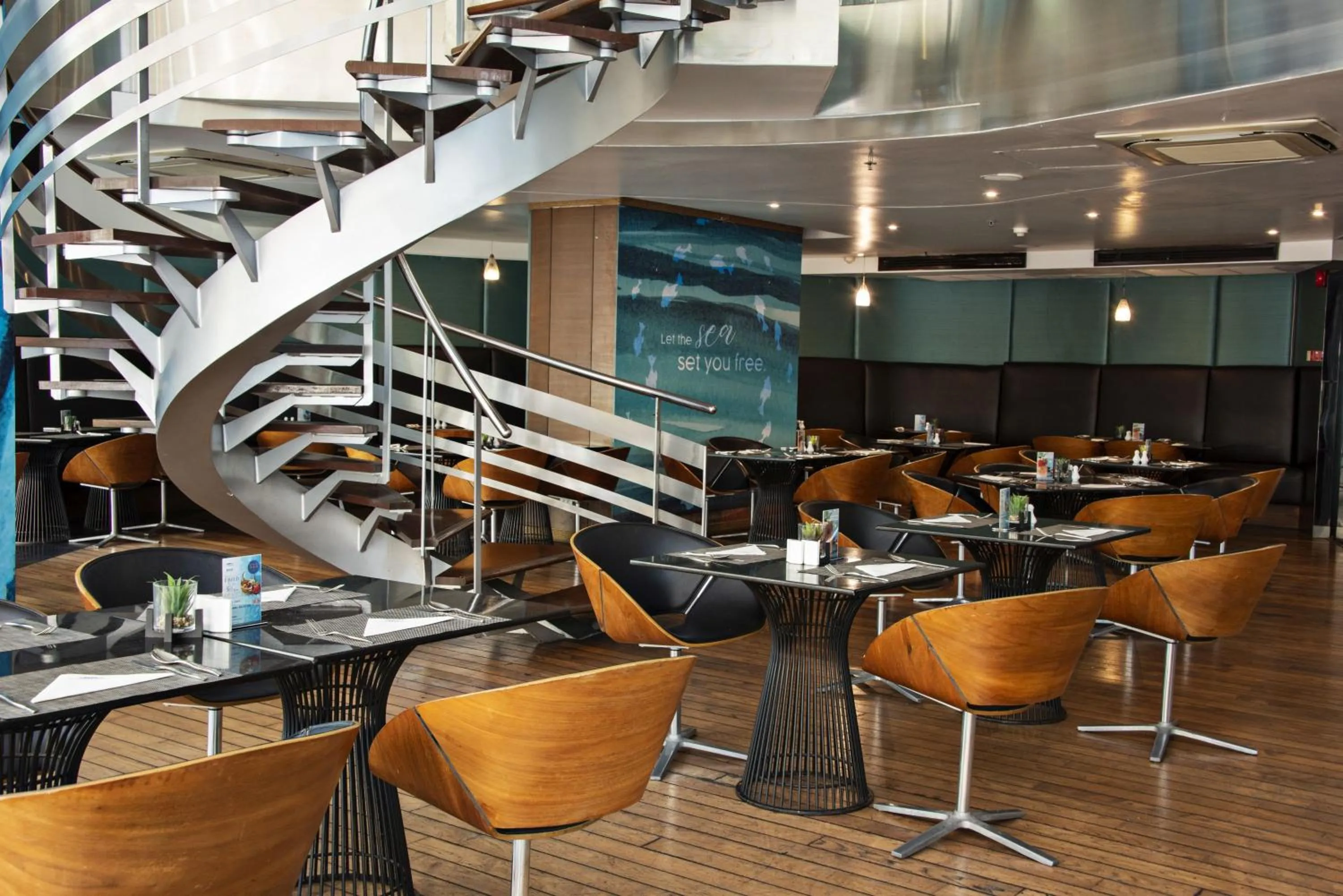 Restaurant/places to eat in Hotel Baraquda Heeton Pattaya by Compass Hospitality