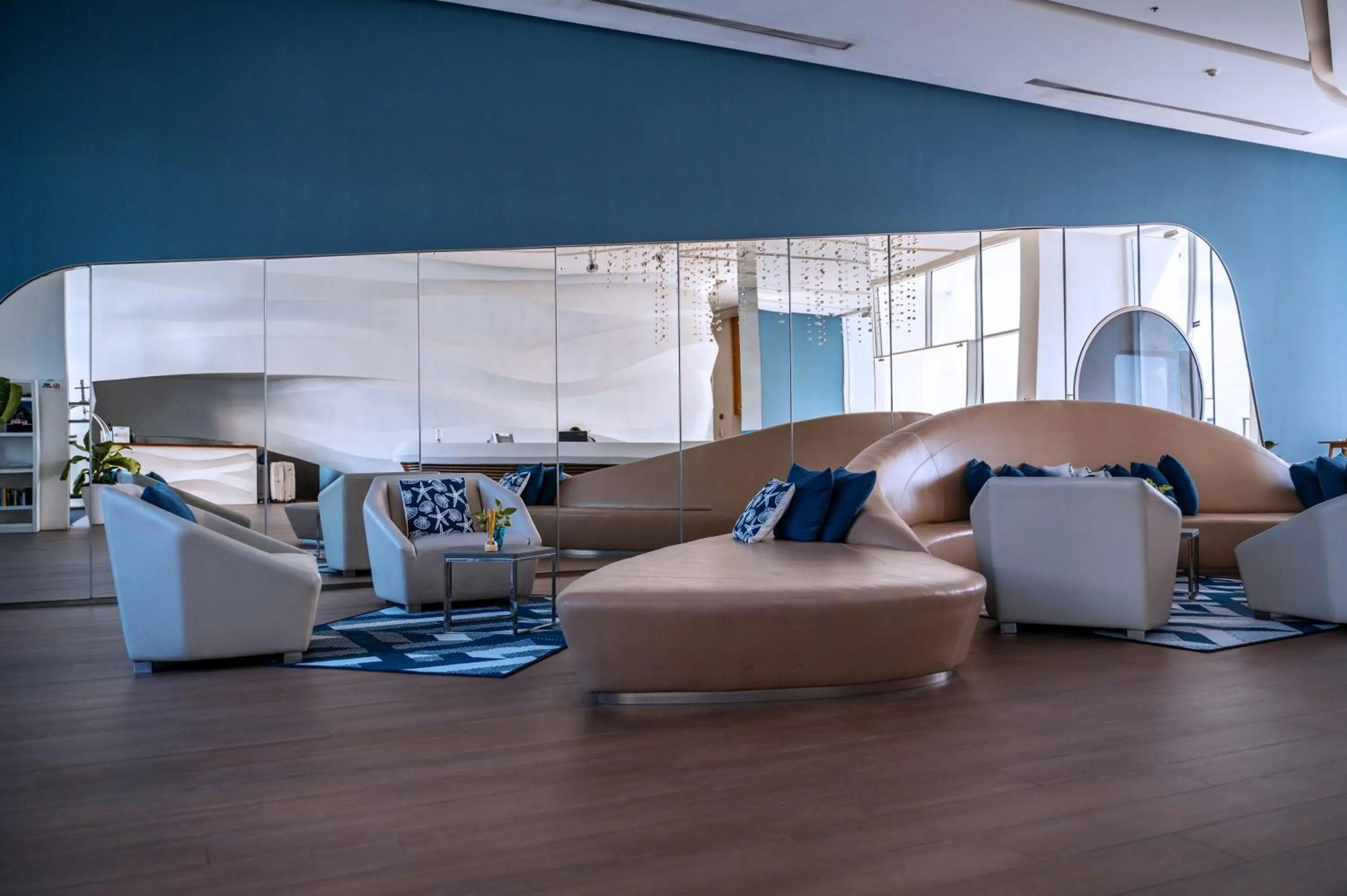 Lobby or reception in Hotel Baraquda Heeton Pattaya by Compass Hospitality