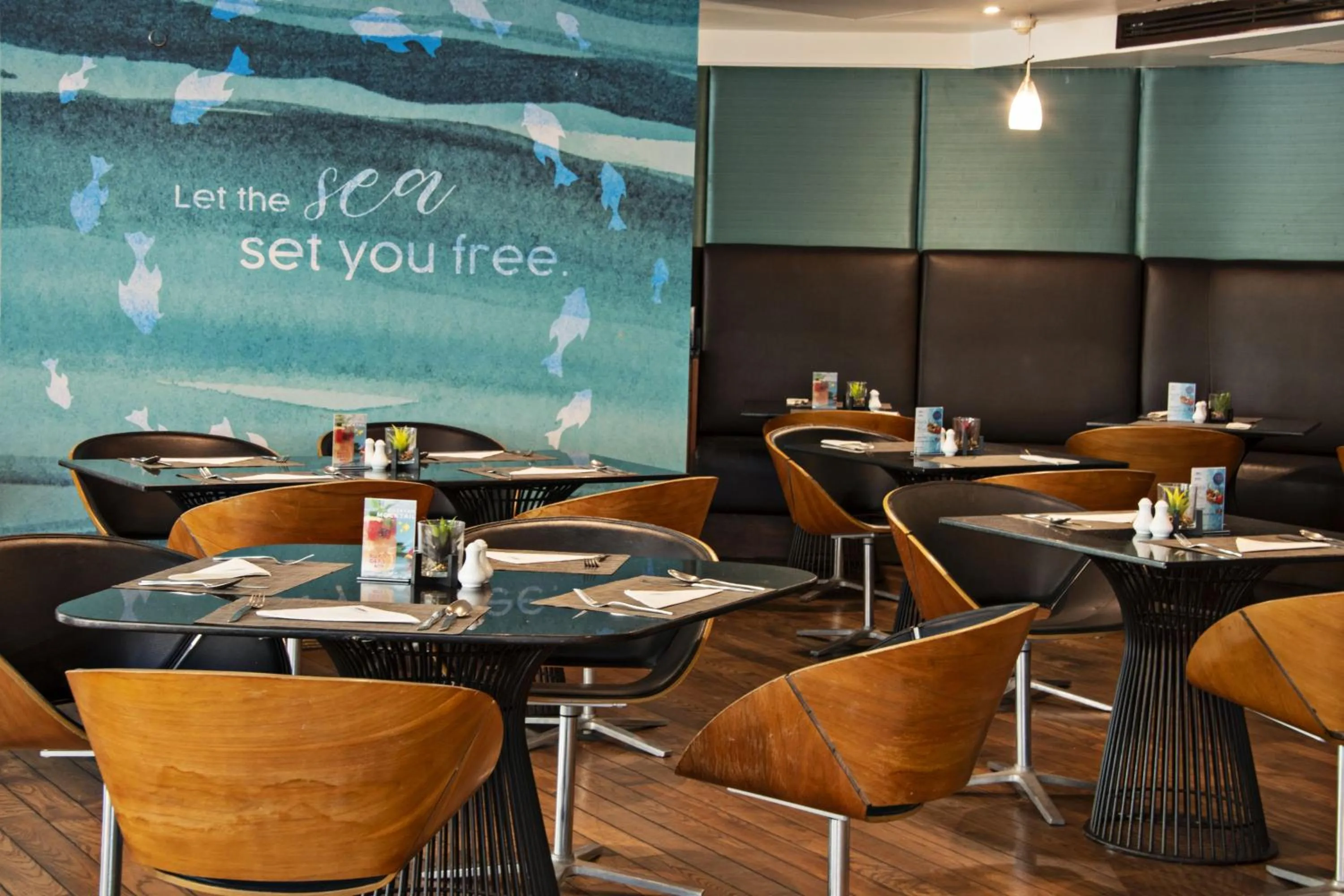 Restaurant/places to eat in Hotel Baraquda Heeton Pattaya by Compass Hospitality