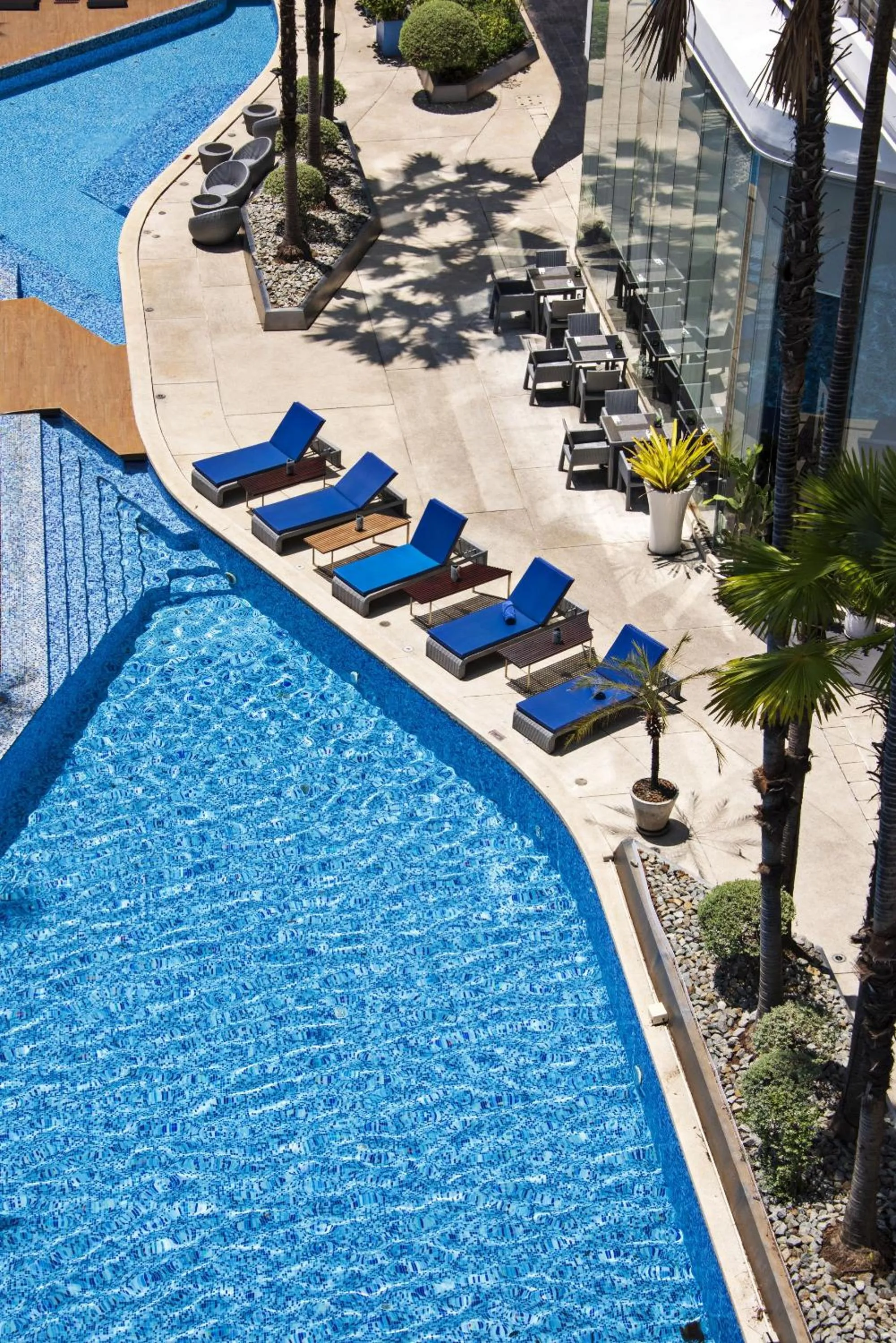 Swimming pool in Hotel Baraquda Heeton Pattaya by Compass Hospitality