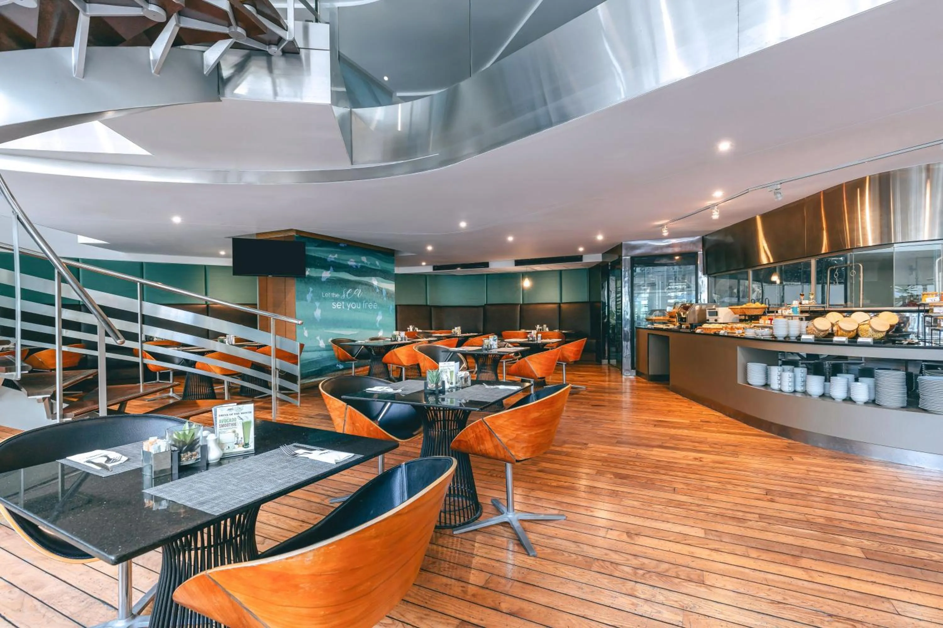 Restaurant/places to eat in Hotel Baraquda Heeton Pattaya by Compass Hospitality