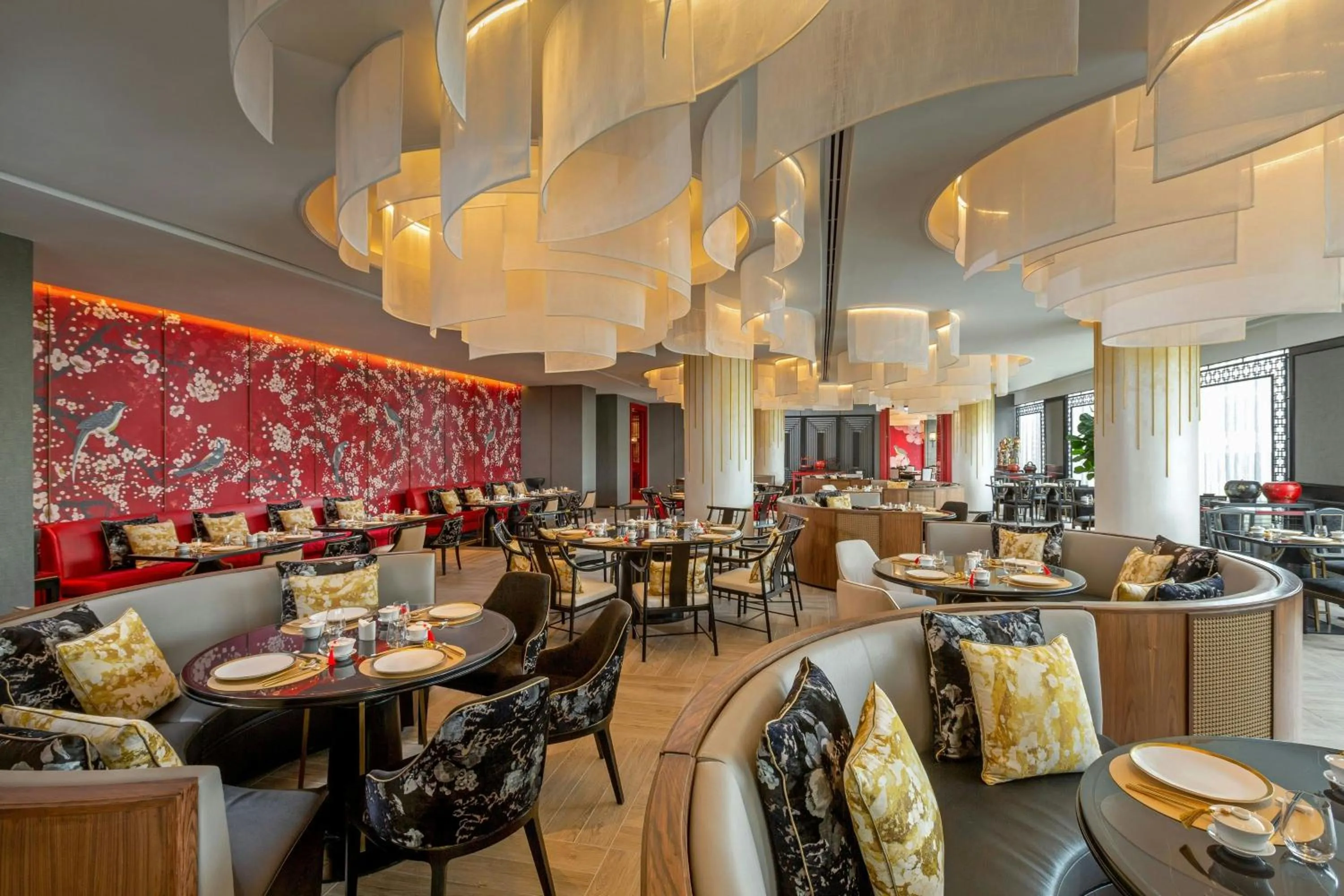 Restaurant/places to eat in Courtyard by Marriott Phuket Town