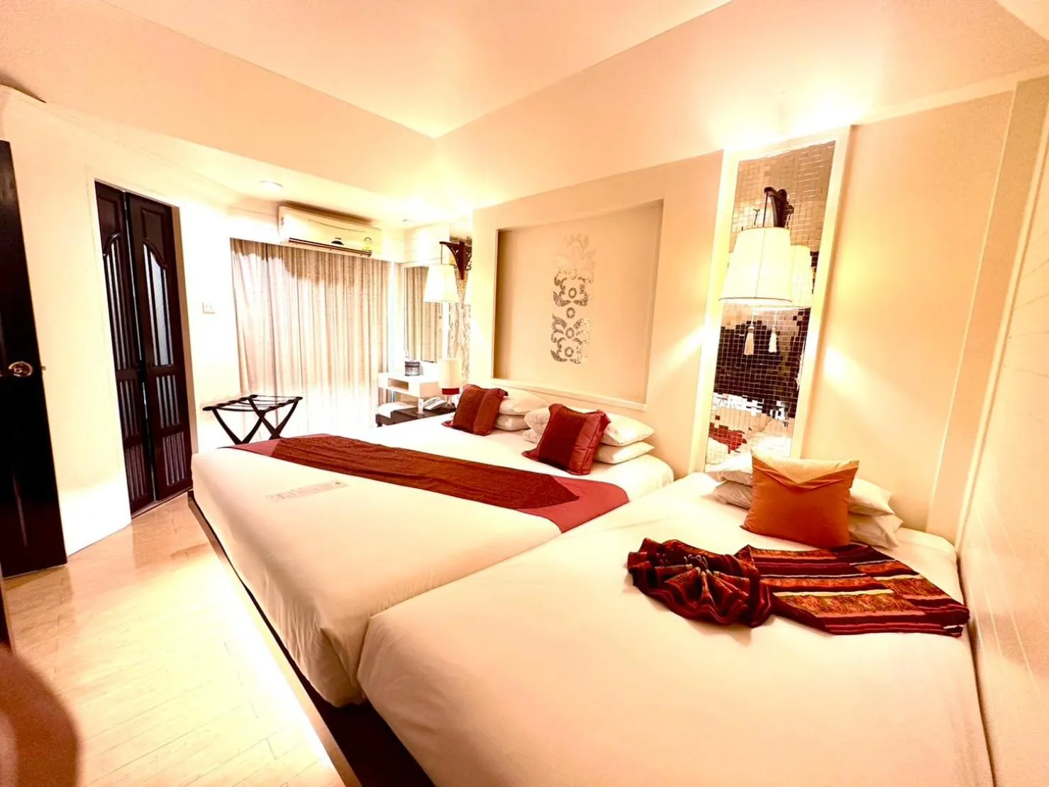 Bed in Chiangmai Gate Hotel