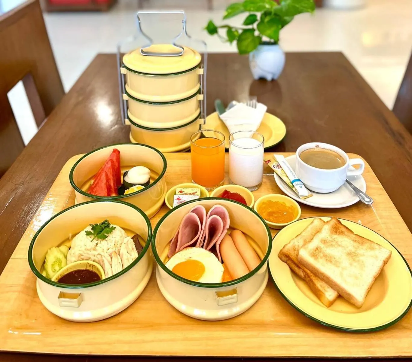 Breakfast in Mariya Boutique Hotel At Suvarnabhumi Airport