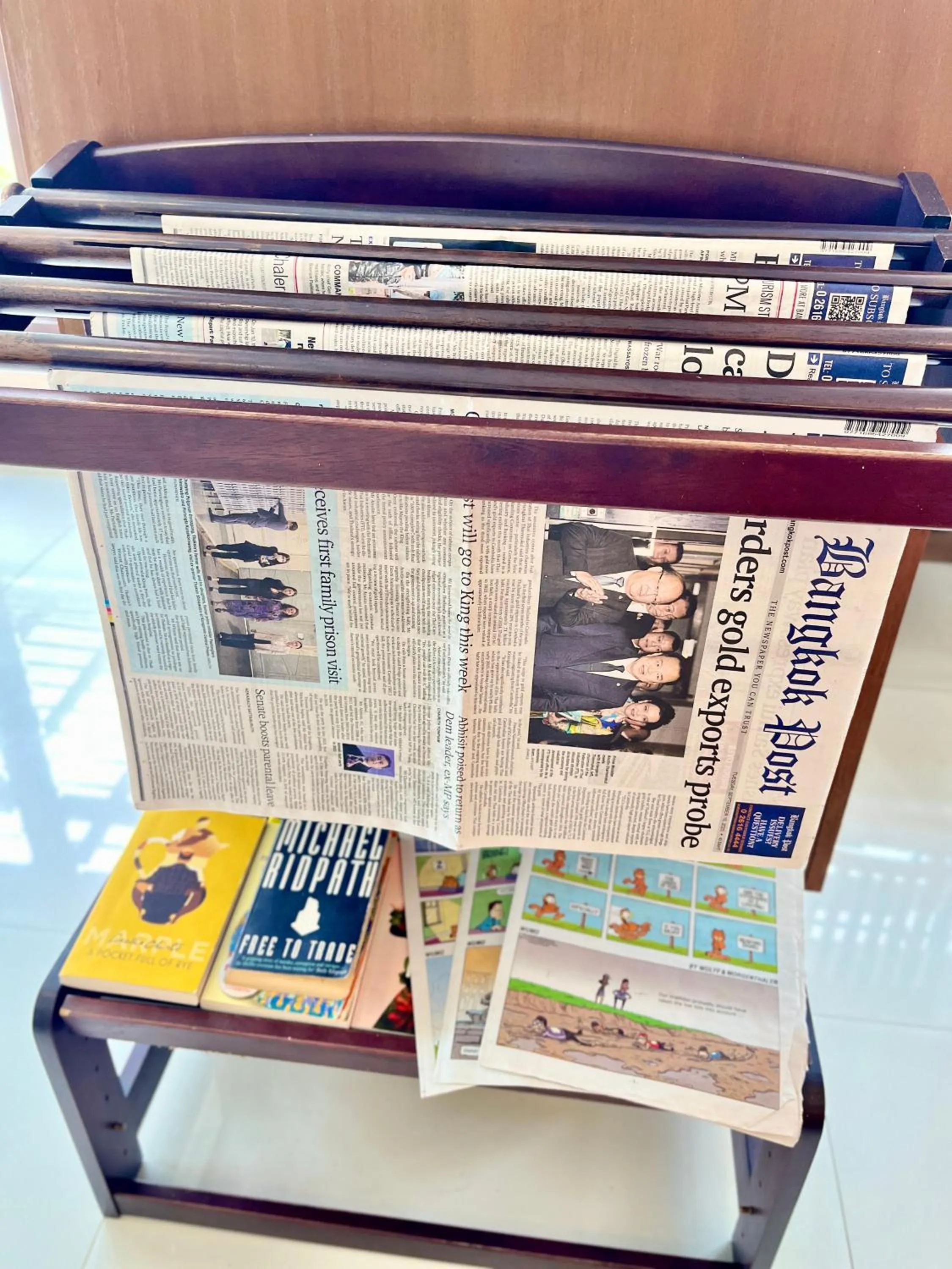 Library in Mariya Boutique Hotel At Suvarnabhumi Airport