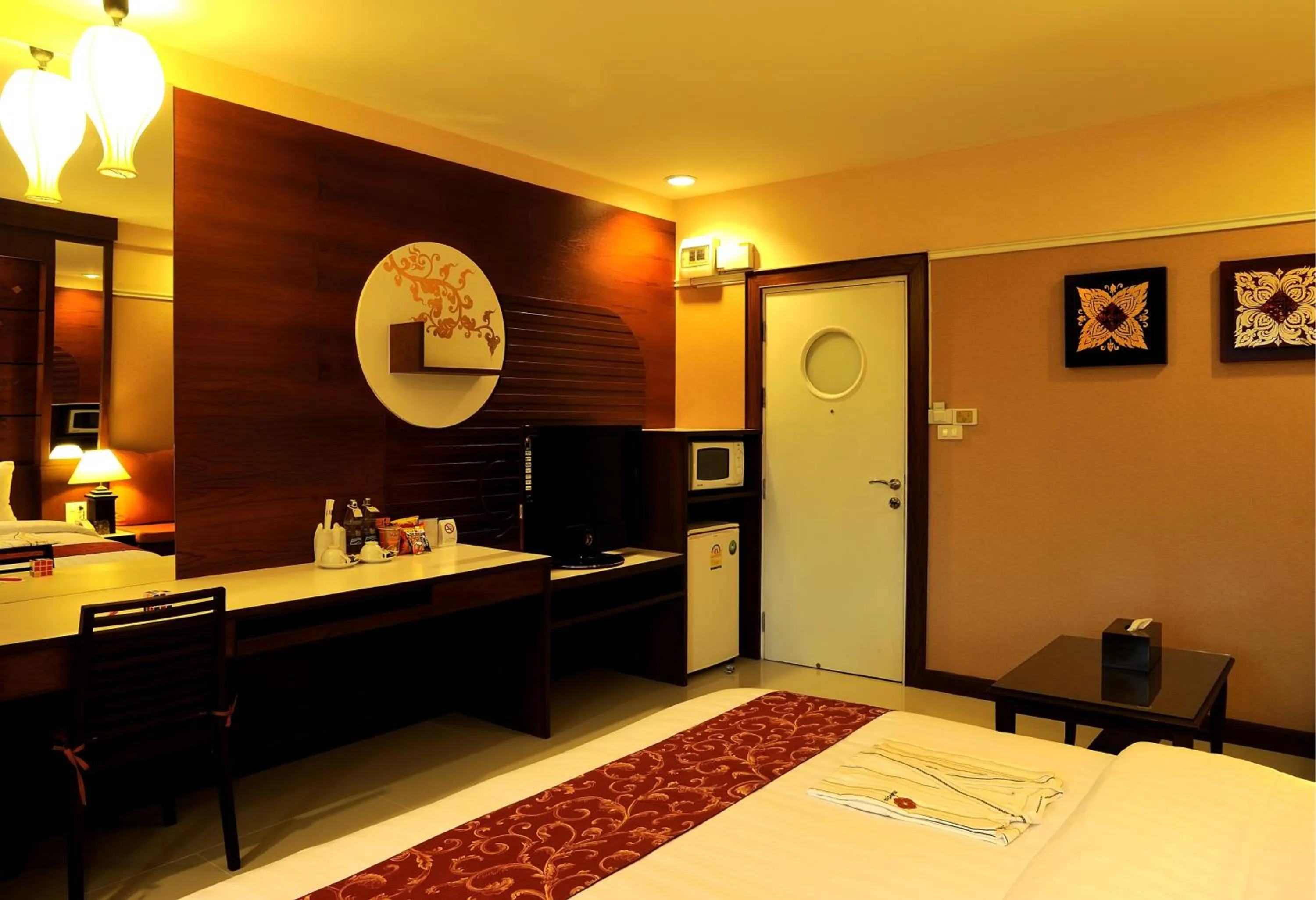 Photo of the whole room, Bed in Mariya Boutique Hotel At Suvarnabhumi Airport