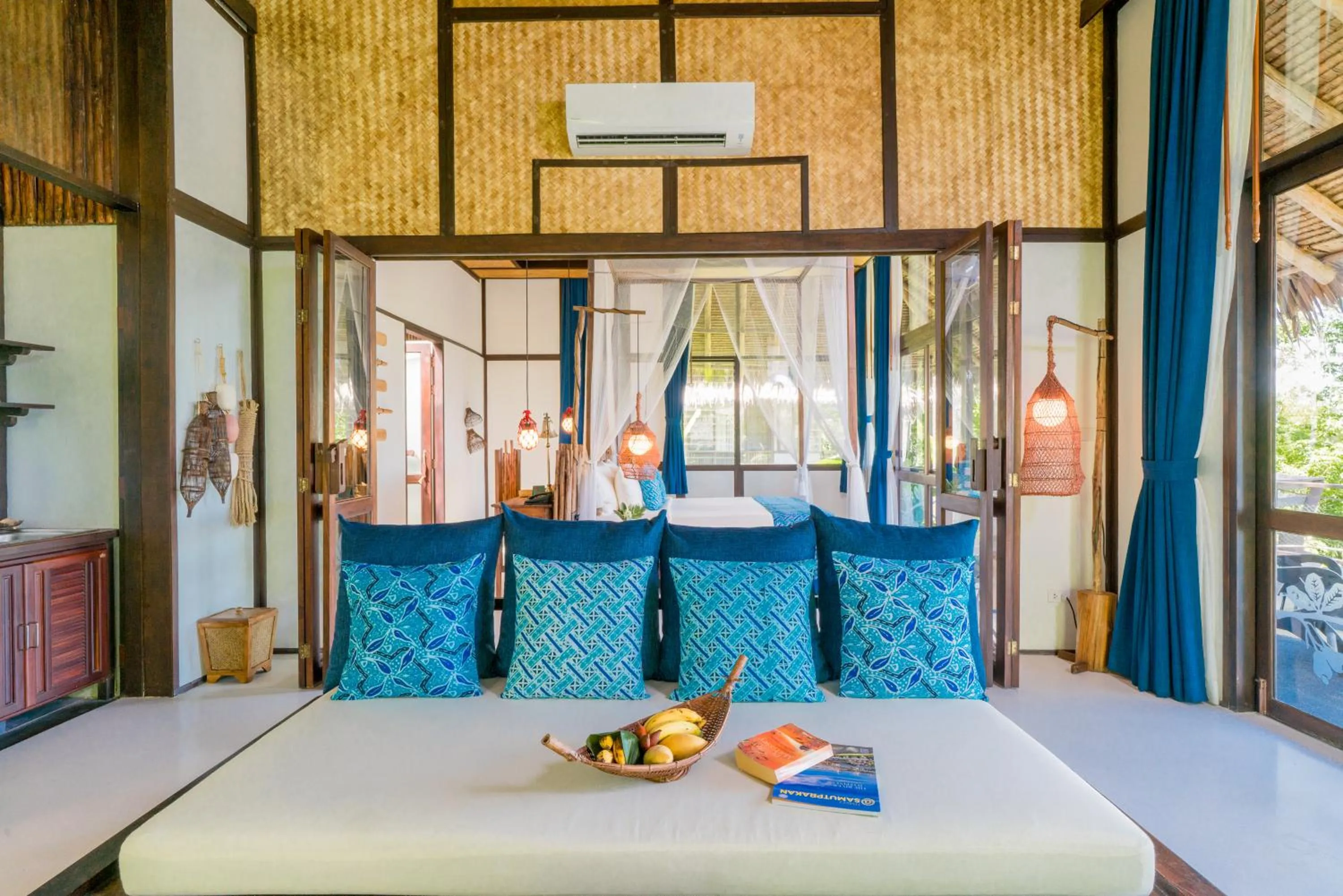 Living room, Bed in Koh Yao Yai Village