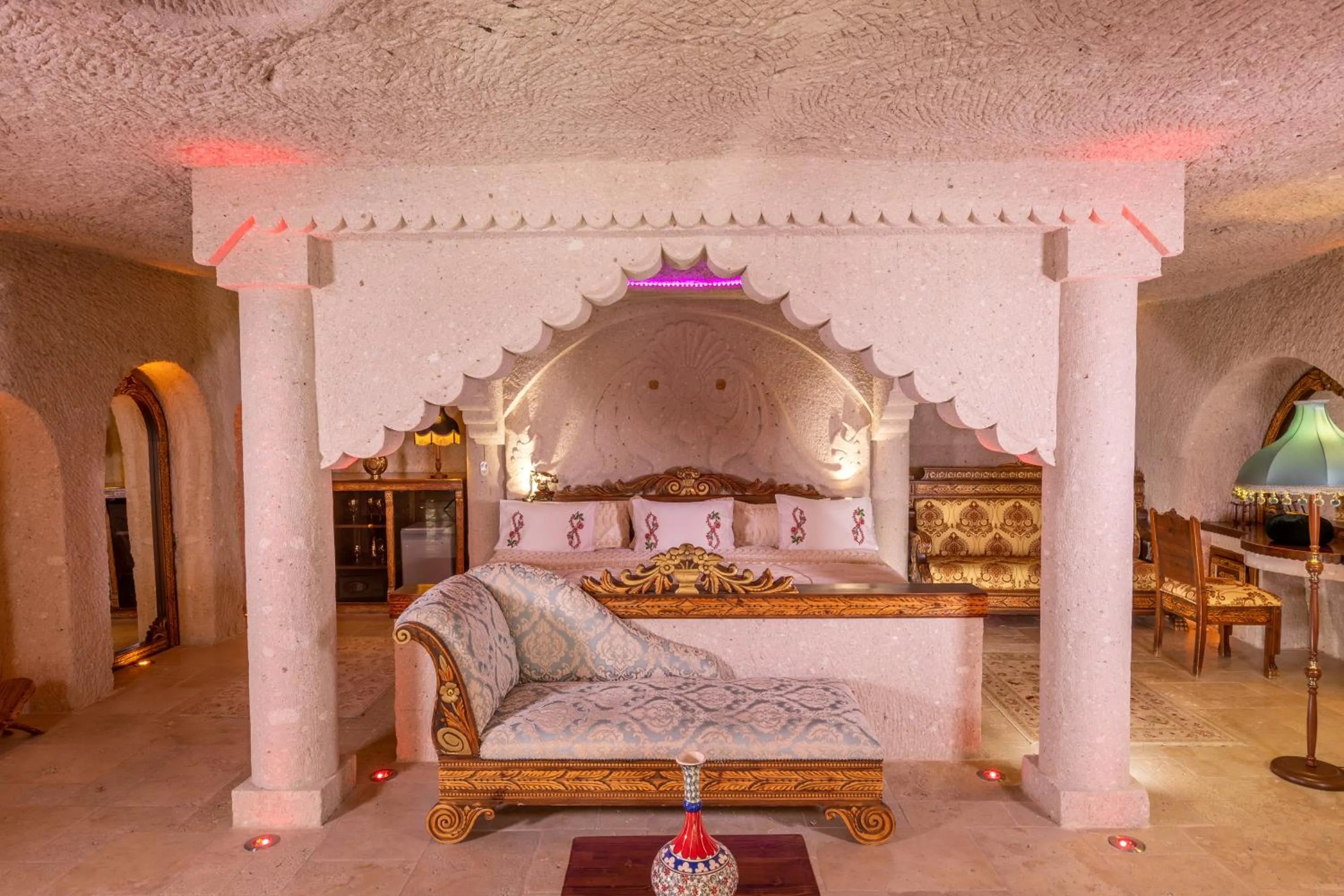 Bed in Cappadocia Gamirasu Cave Hotel